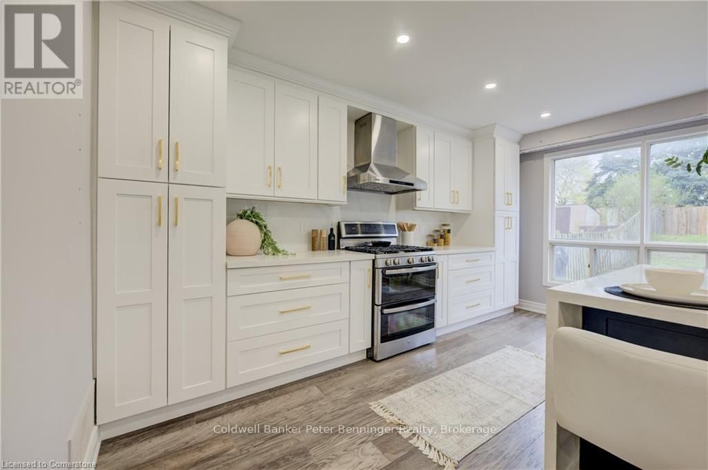 3210 ANDERSON CRESCENT Image 12