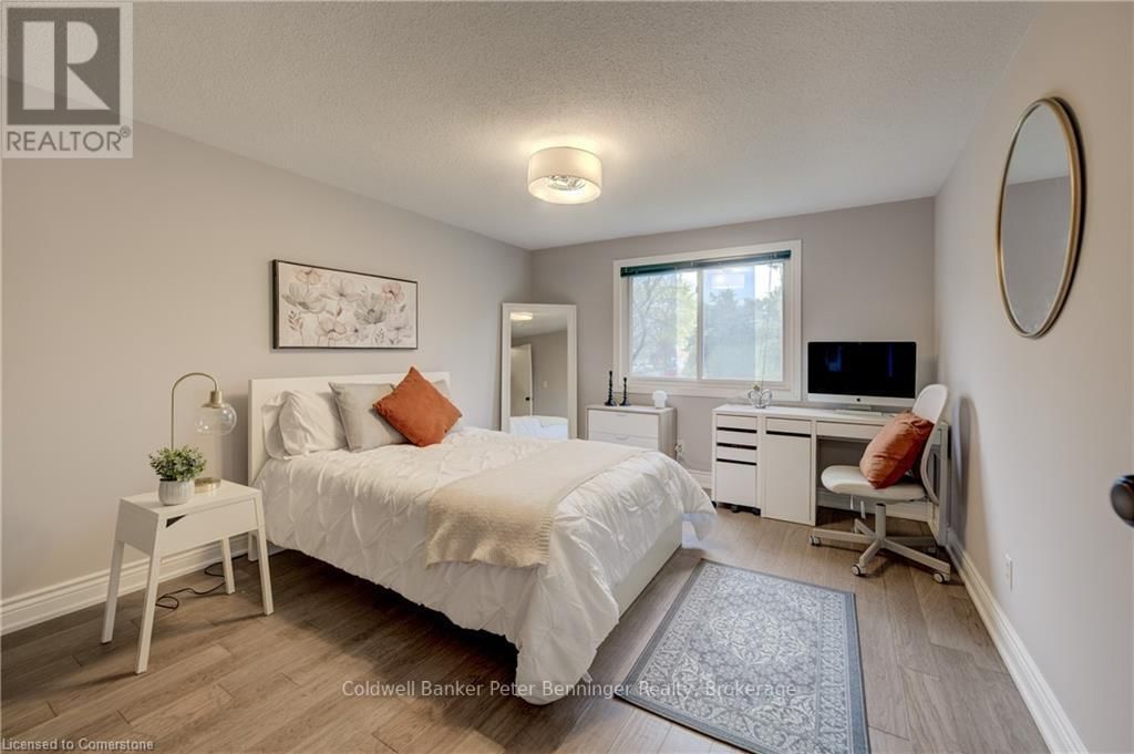 3210 ANDERSON CRESCENT Image 24