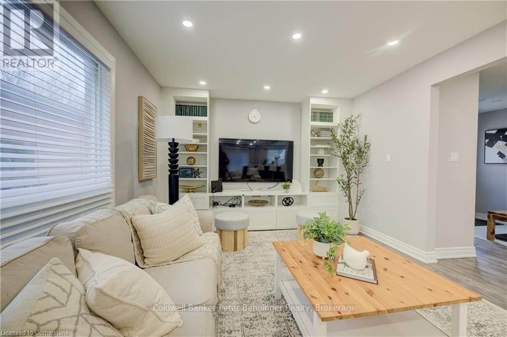 3210 ANDERSON CRESCENT Image 3