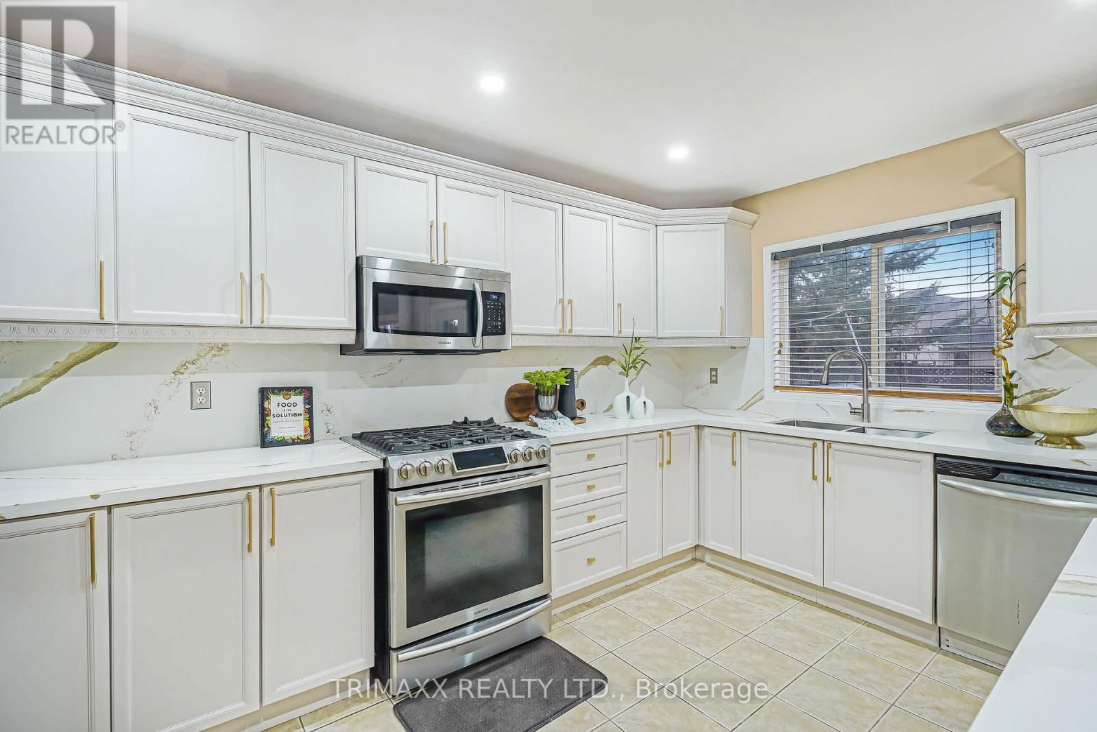 3 TURRET CRESCENT Image 16