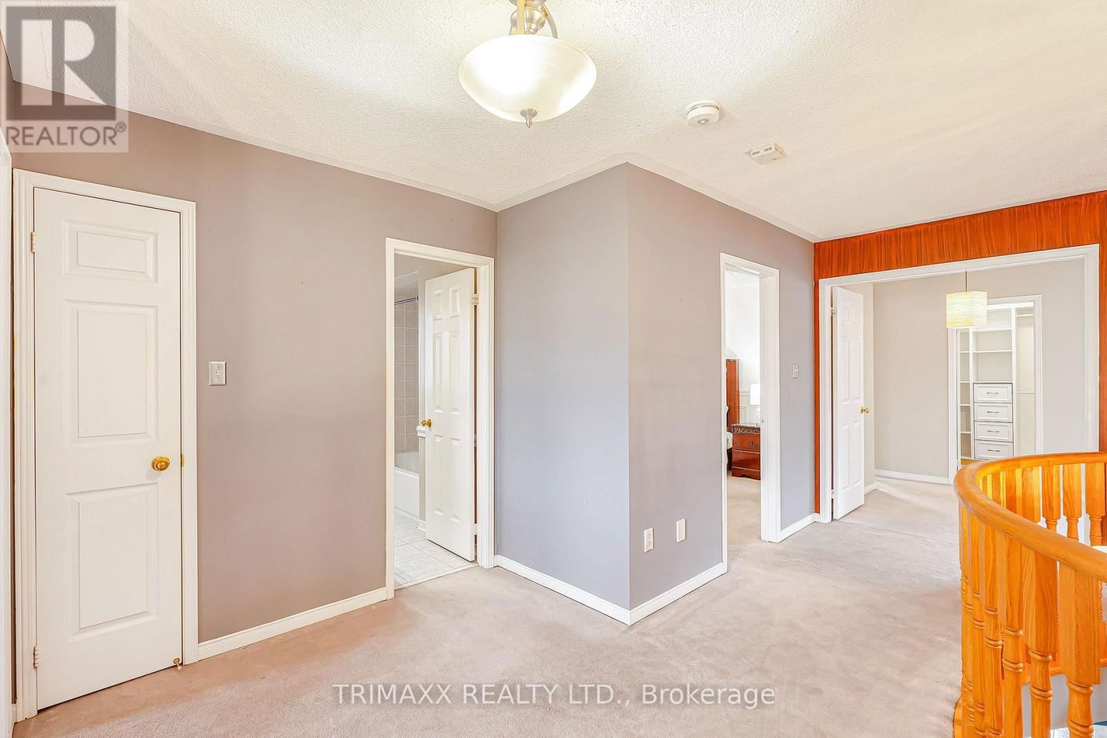 3 TURRET CRESCENT Image 24