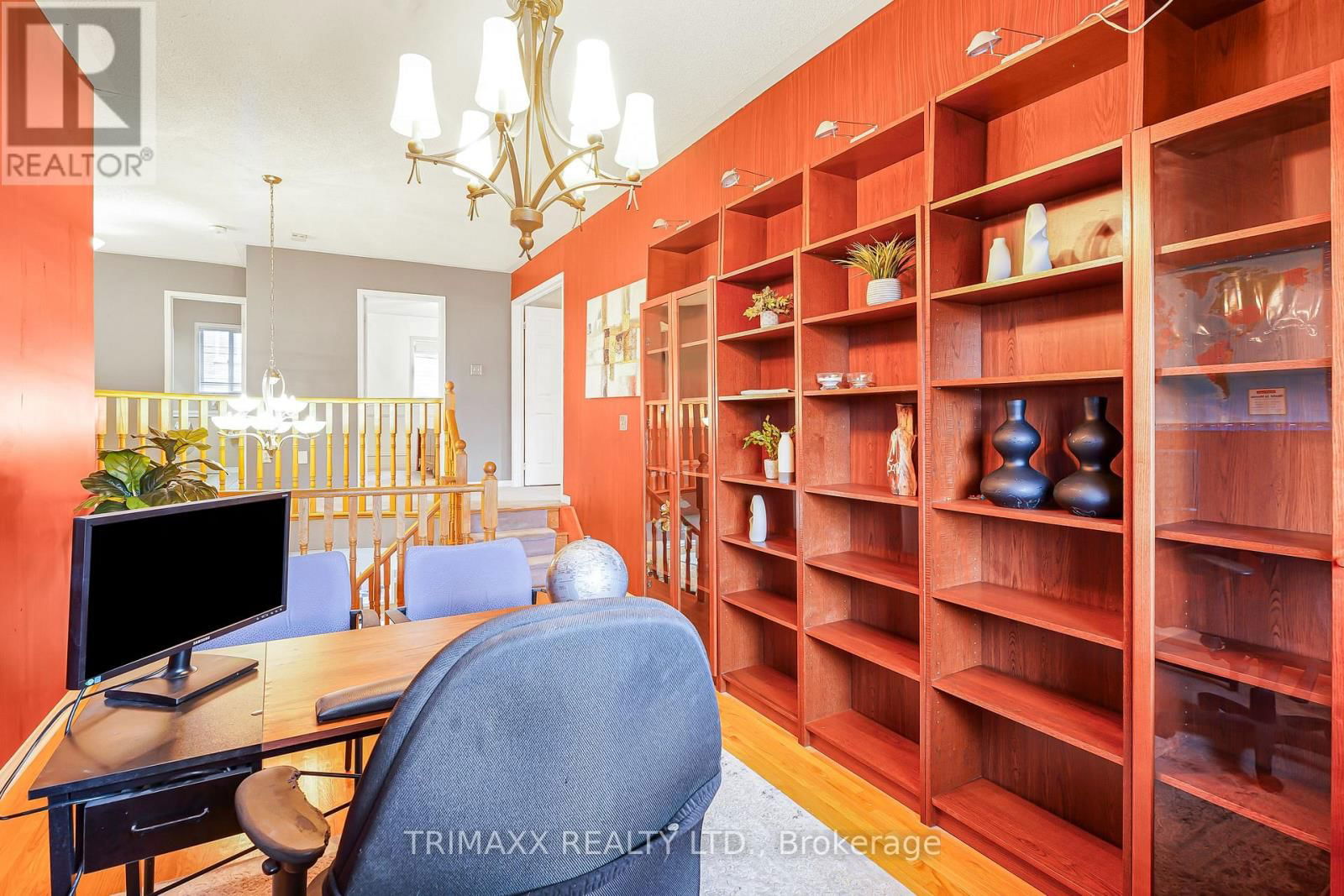 3 TURRET CRESCENT Image 25