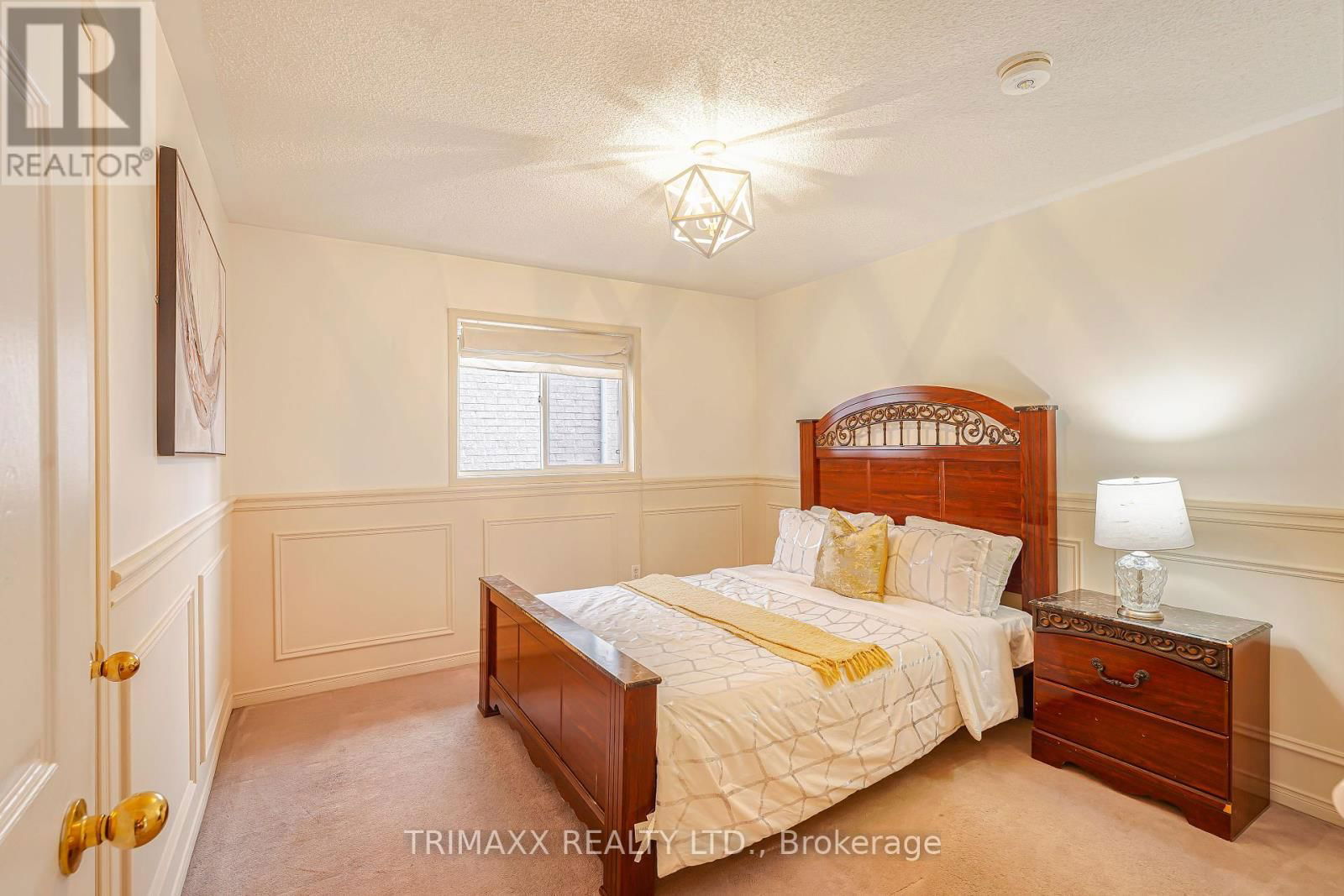 3 TURRET CRESCENT Image 33