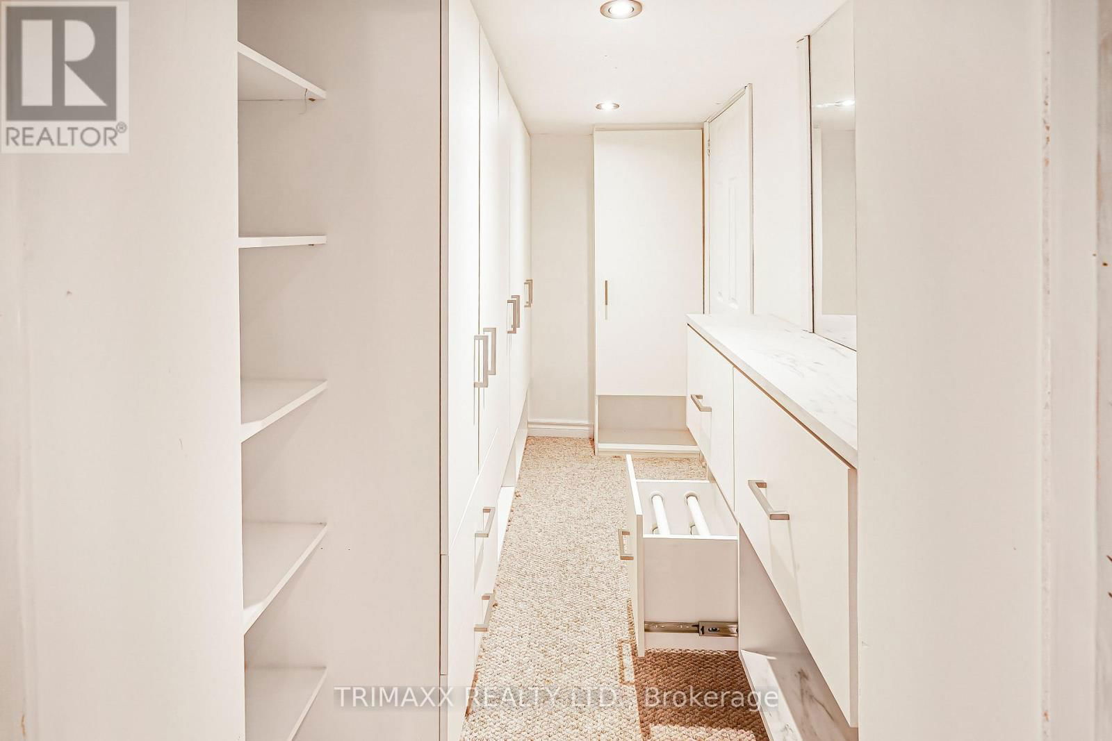 3 TURRET CRESCENT Image 43