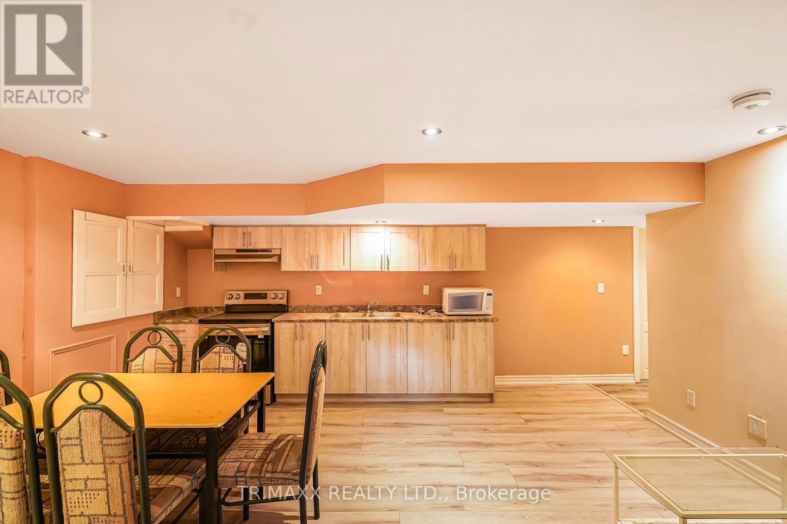 3 TURRET CRESCENT Image 46