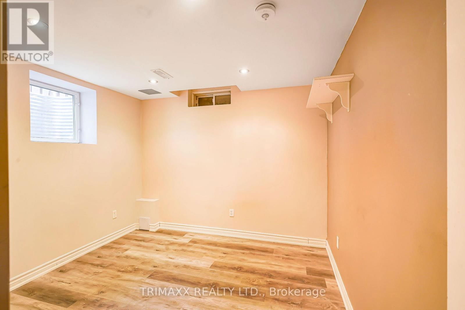 3 TURRET CRESCENT Image 48