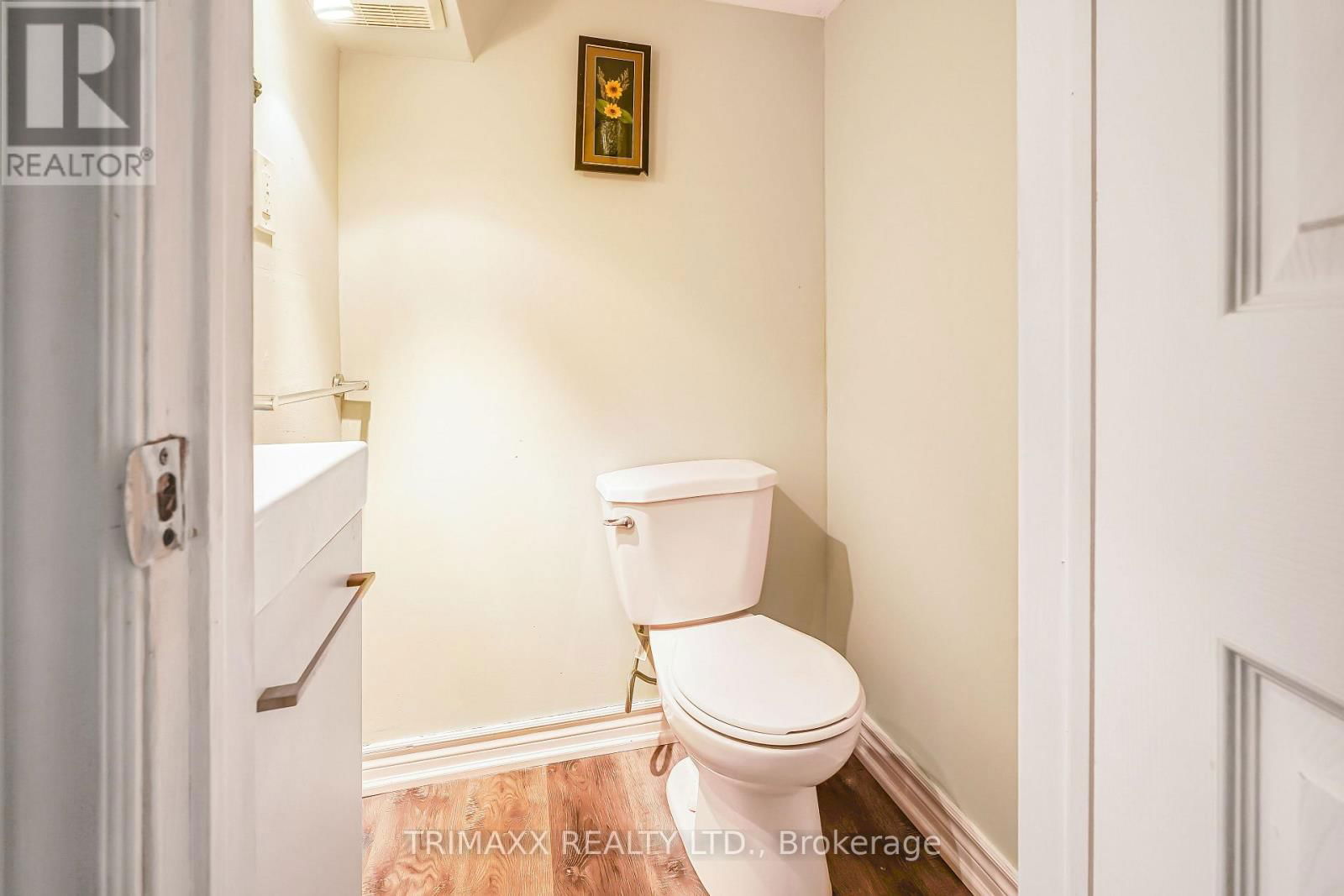 3 TURRET CRESCENT Image 49