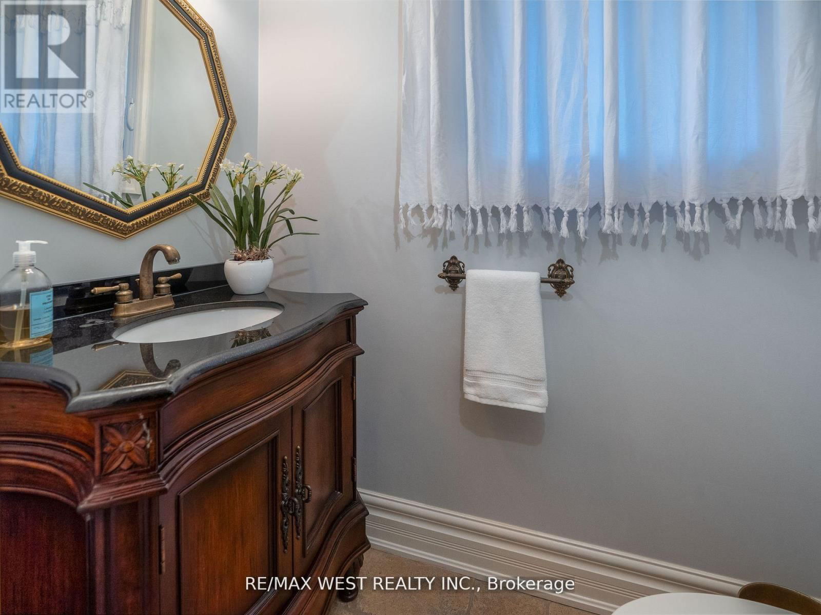 57 EDENVALE CRESCENT Image 16