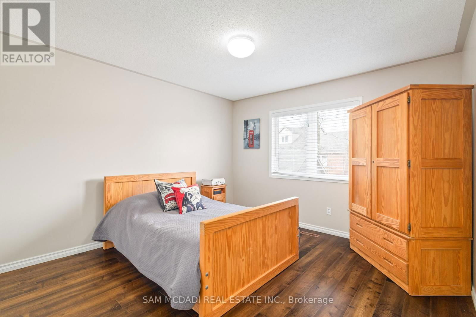 7174 UPTON CRESCENT Image 28