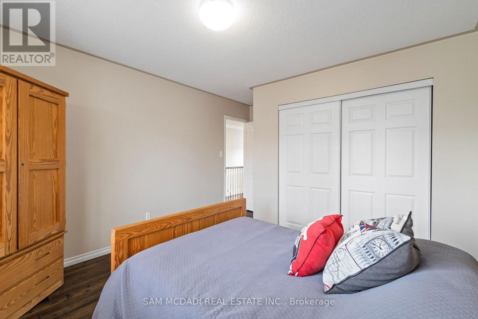 7174 UPTON CRESCENT Image 29