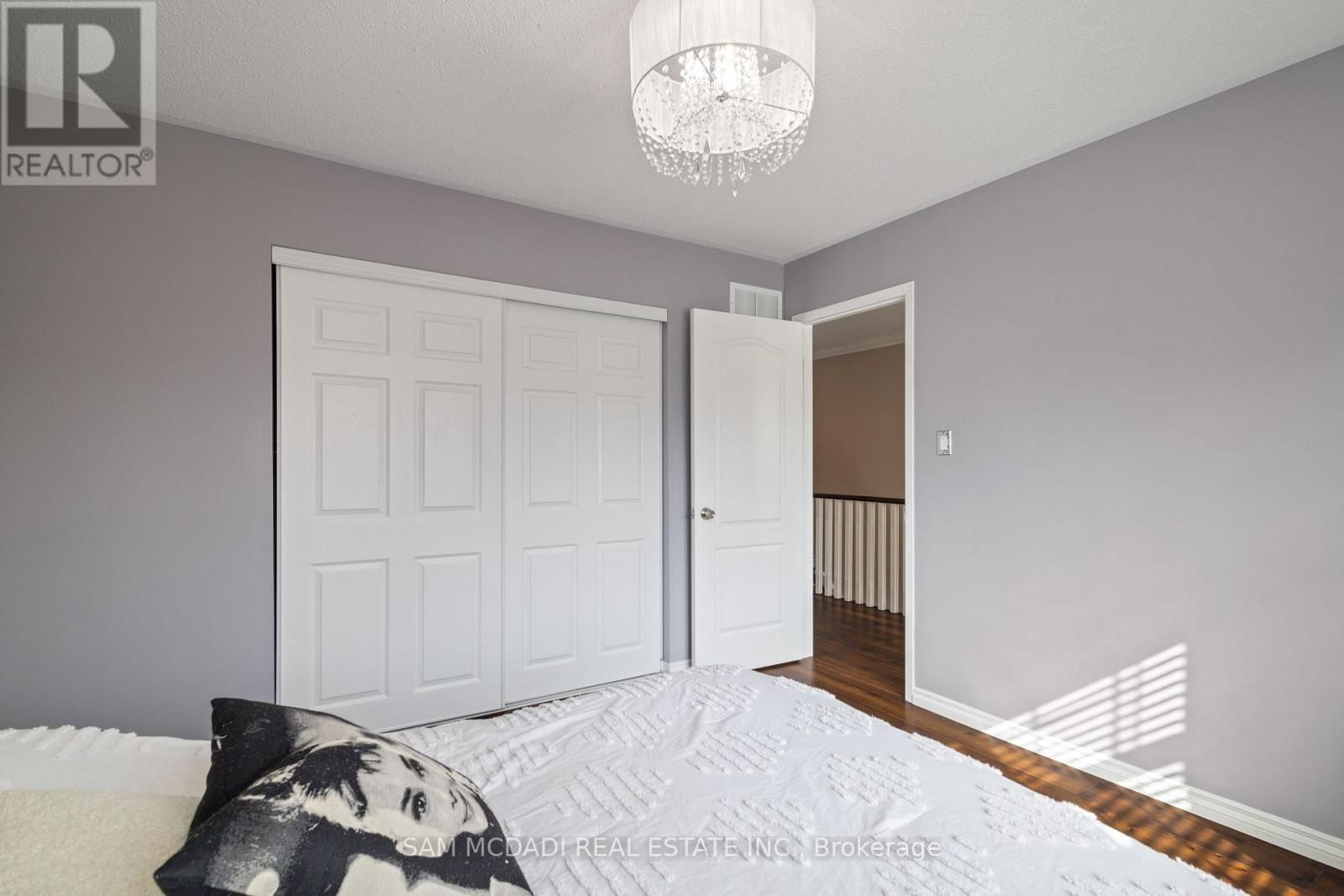 7174 UPTON CRESCENT Image 33