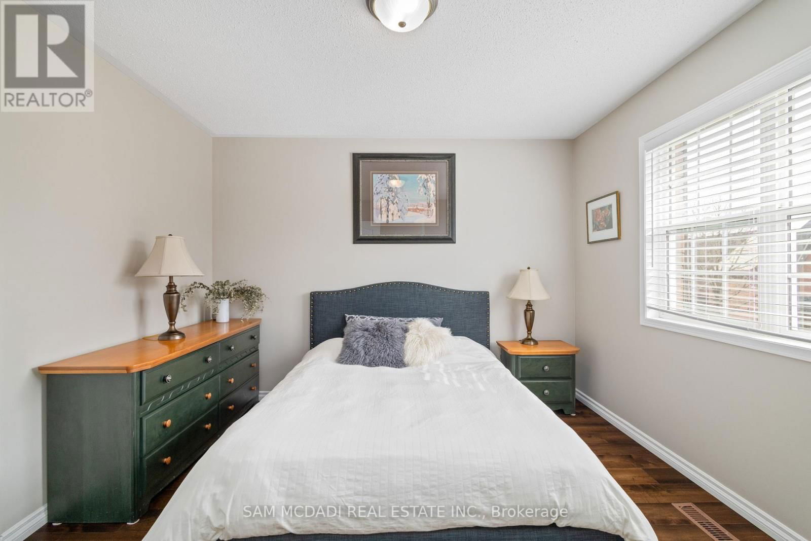 7174 UPTON CRESCENT Image 34