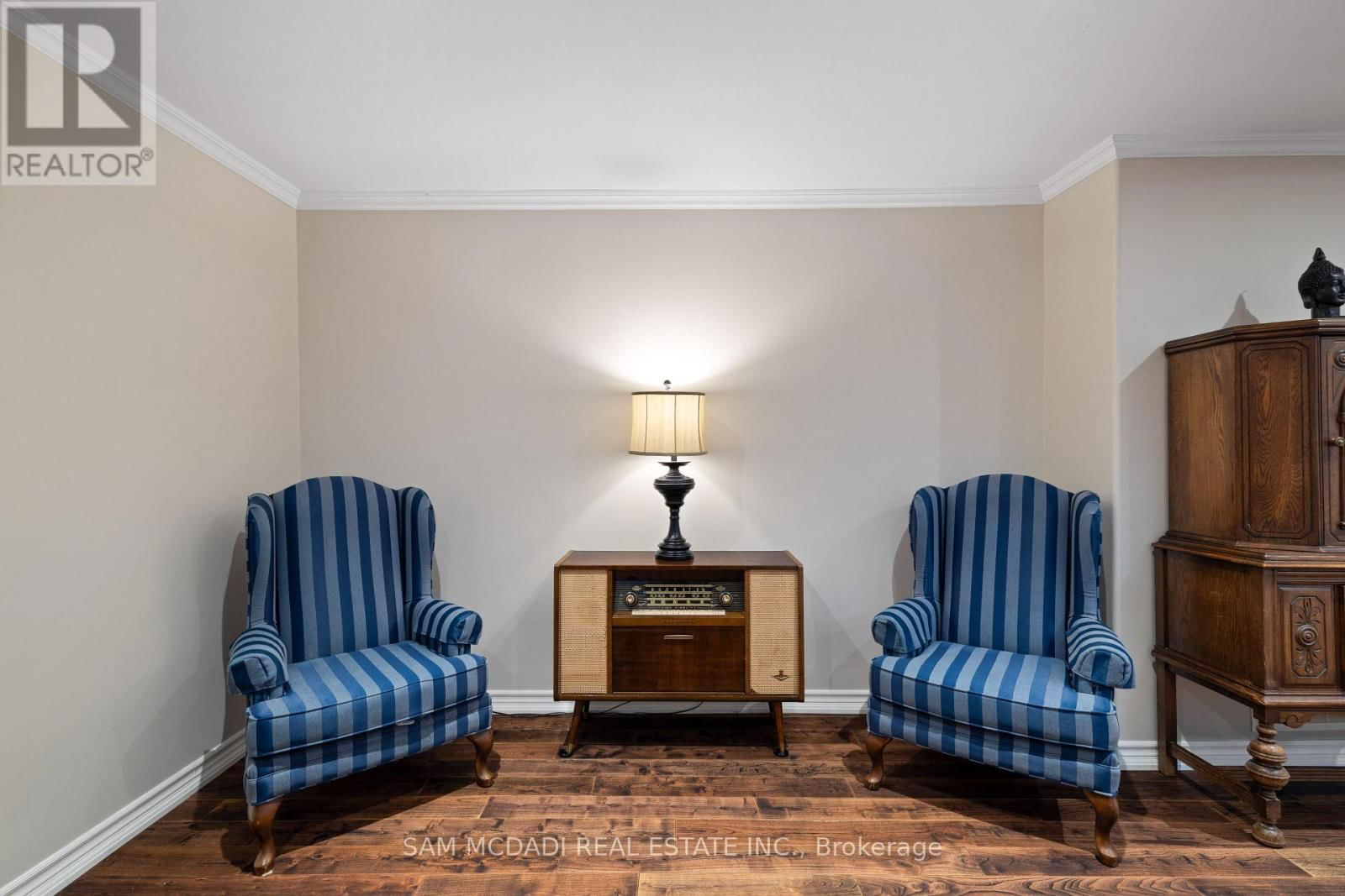 7174 UPTON CRESCENT Image 38