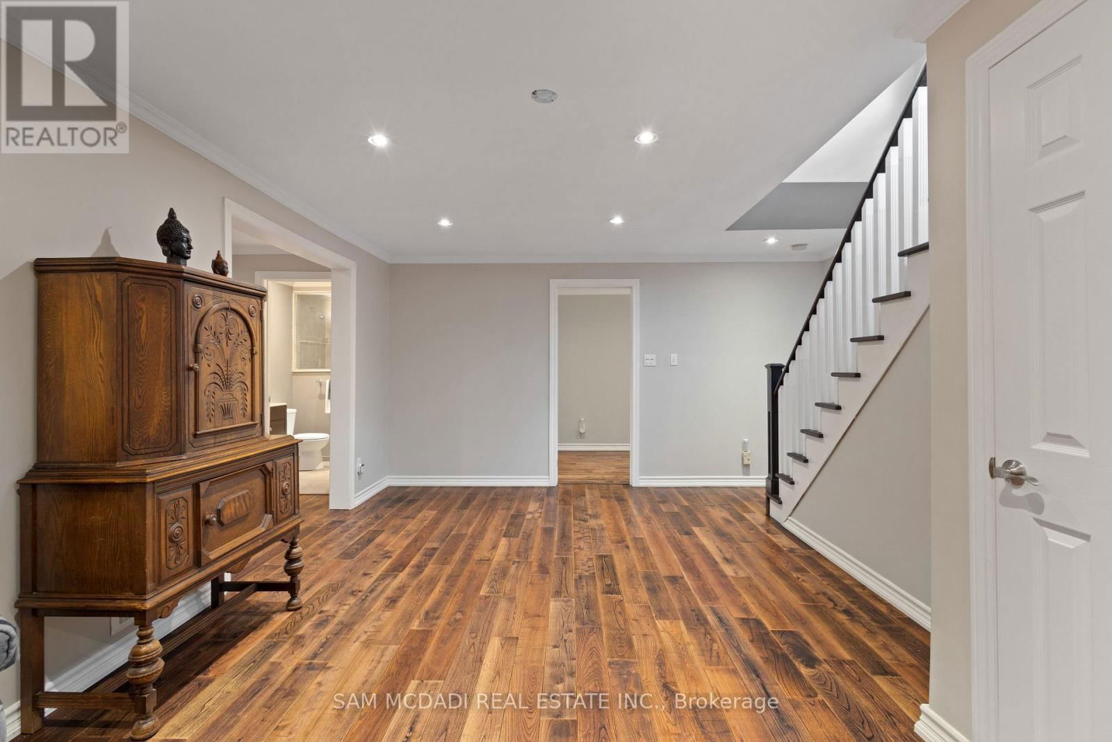 7174 UPTON CRESCENT Image 39