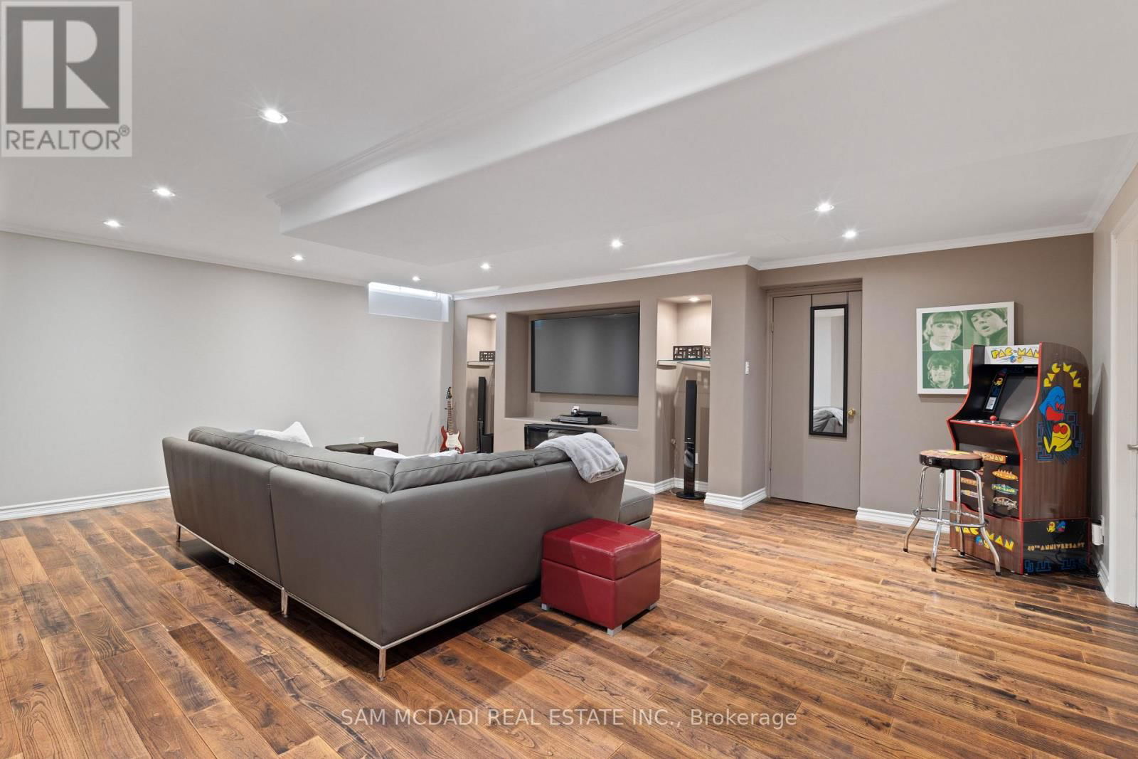 7174 UPTON CRESCENT Image 42