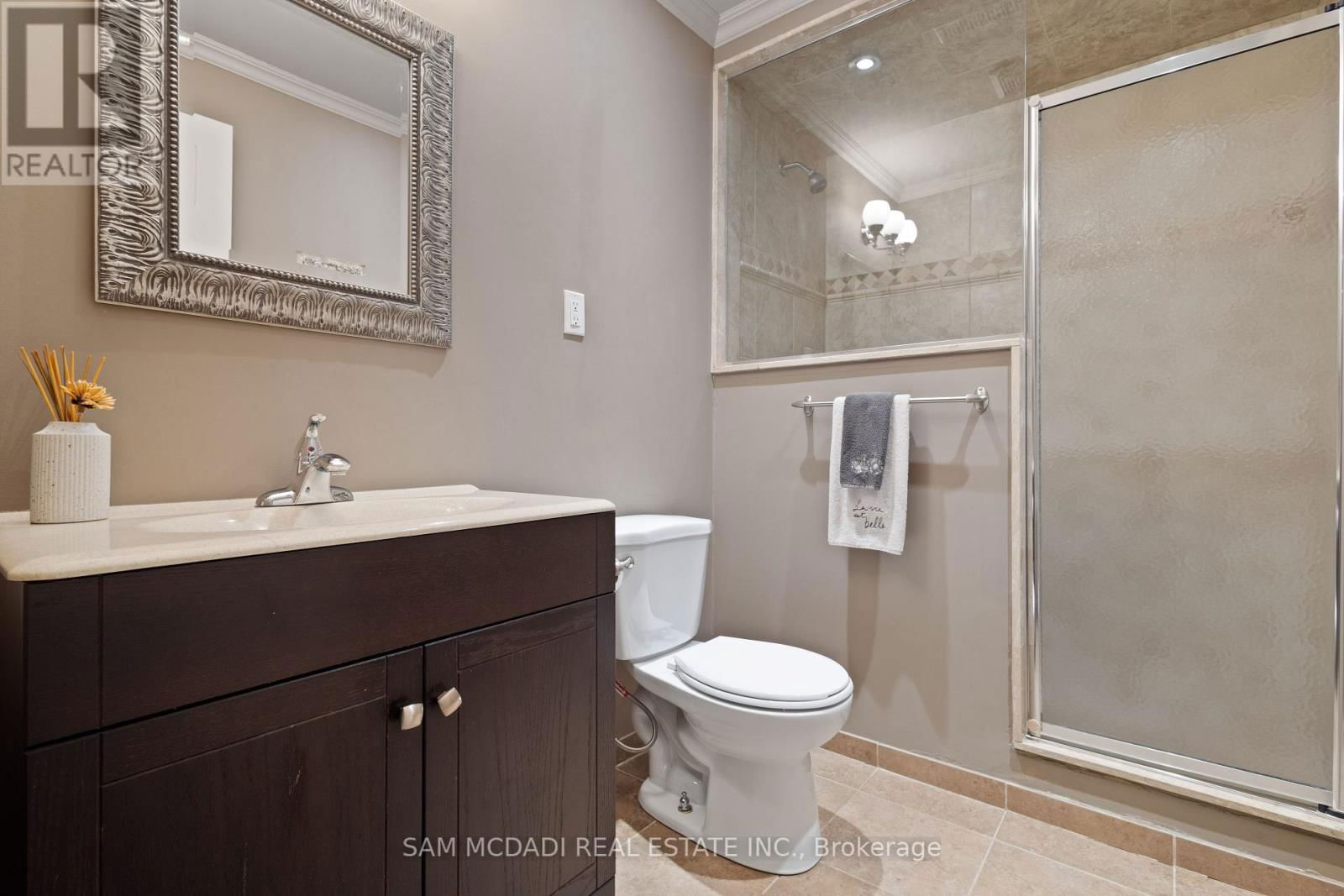 7174 UPTON CRESCENT Image 45