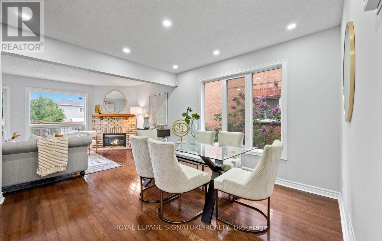 745 CONSTELLATION DRIVE Image 17