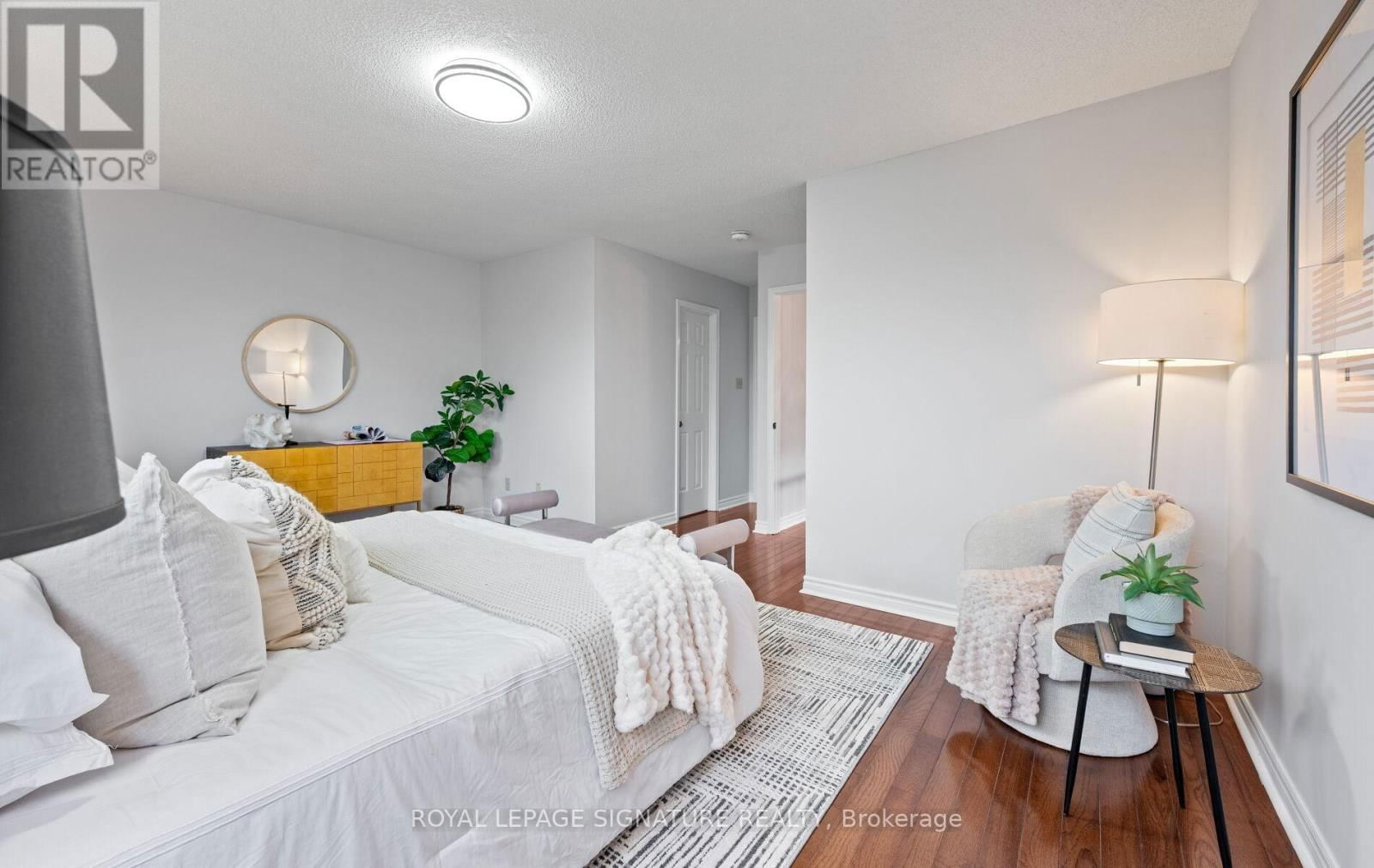 745 CONSTELLATION DRIVE Image 23