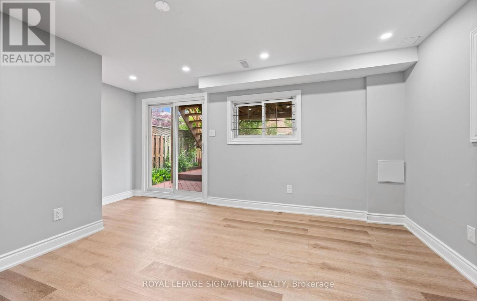 745 CONSTELLATION DRIVE Image 35