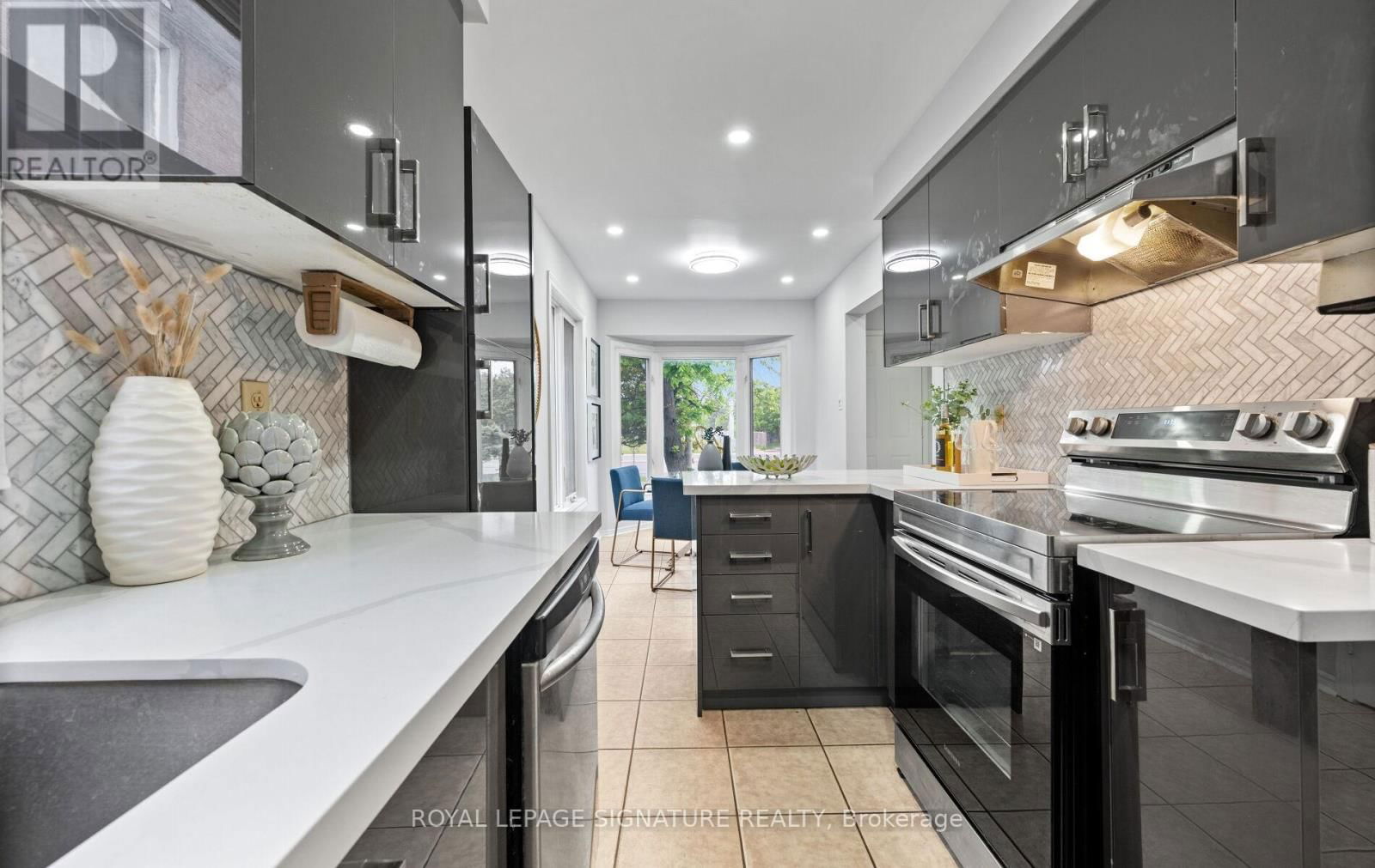 745 CONSTELLATION DRIVE Image 6