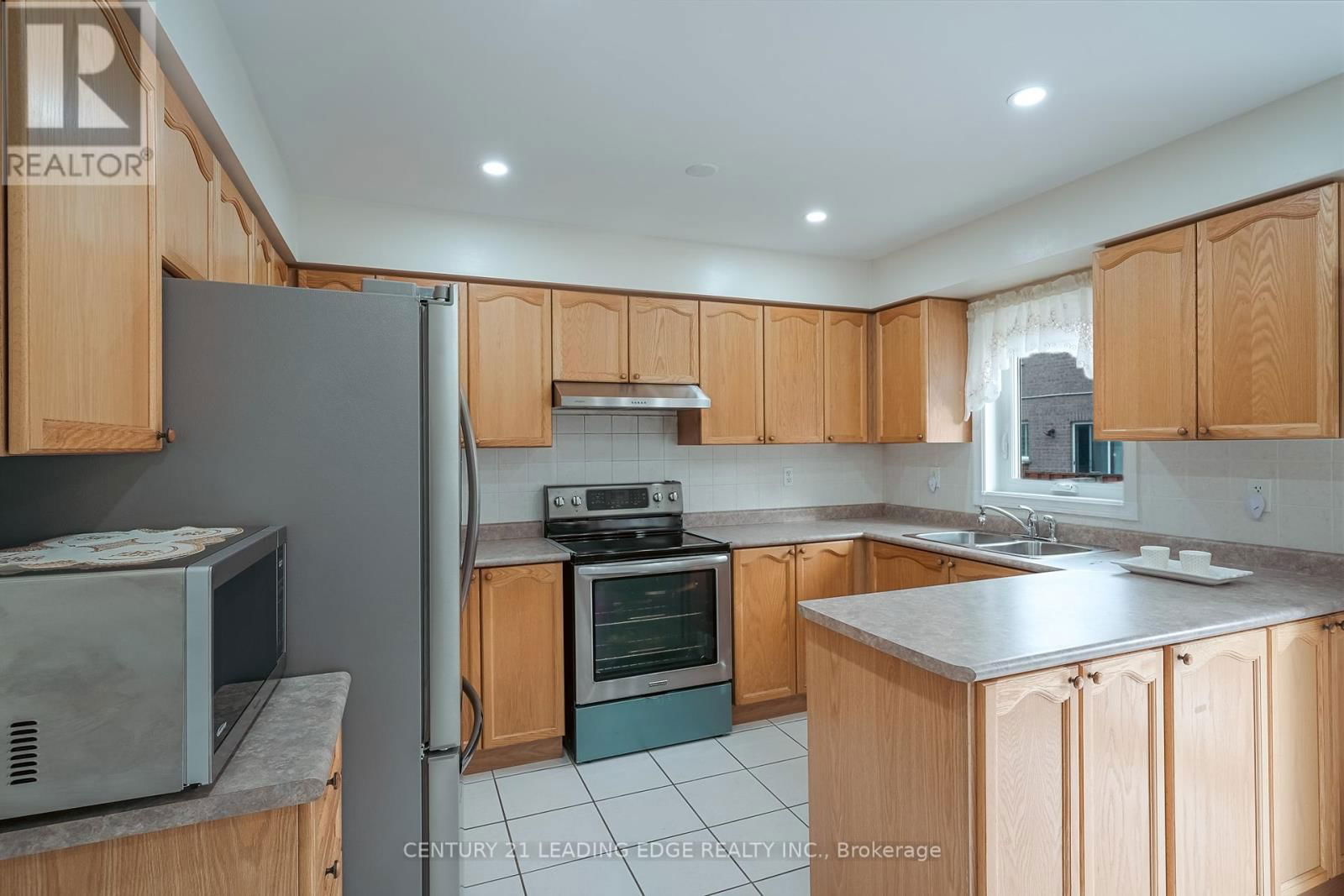 14 GALVESTON CRESCENT Image 17