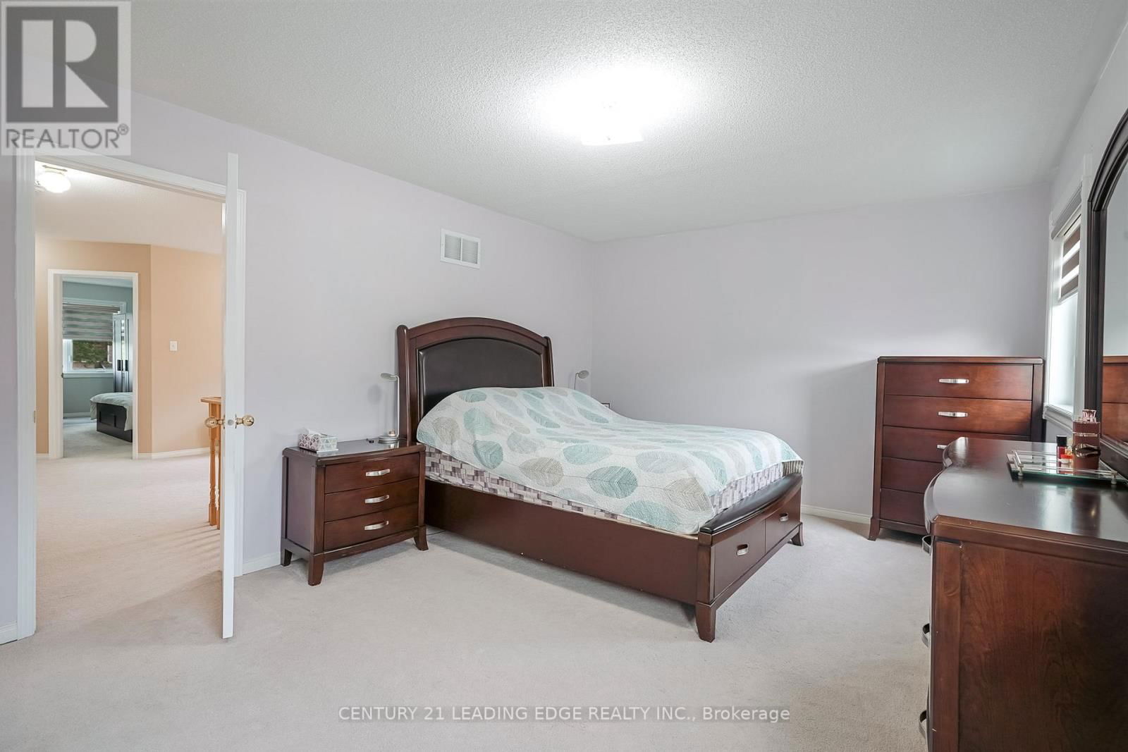 14 GALVESTON CRESCENT Image 27