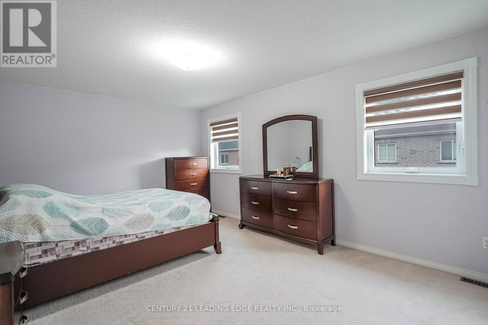 14 GALVESTON CRESCENT Image 28