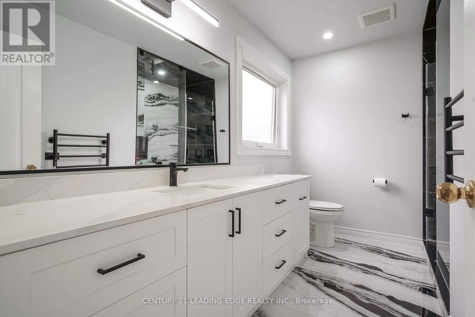 14 GALVESTON CRESCENT Image 30