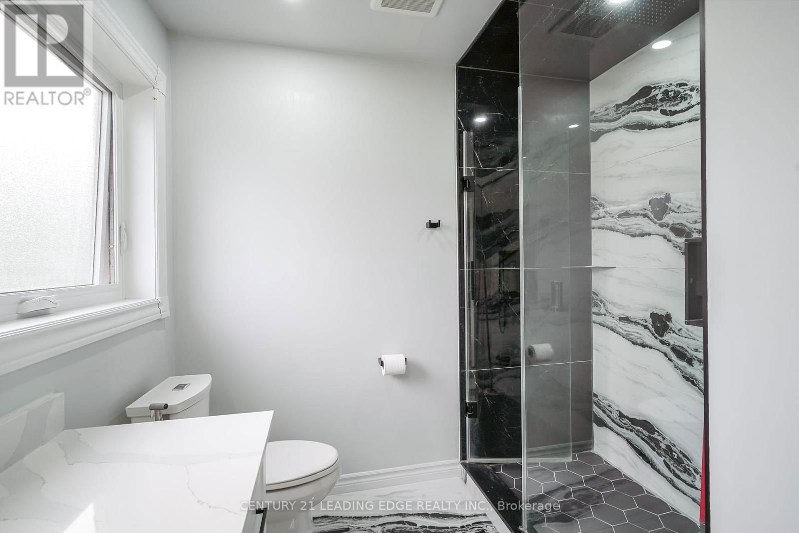 14 GALVESTON CRESCENT Image 31