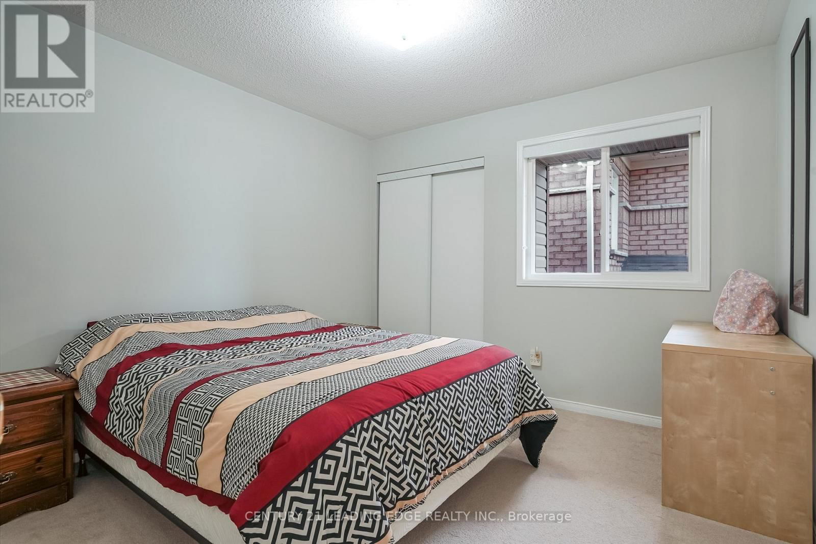 14 GALVESTON CRESCENT Image 33