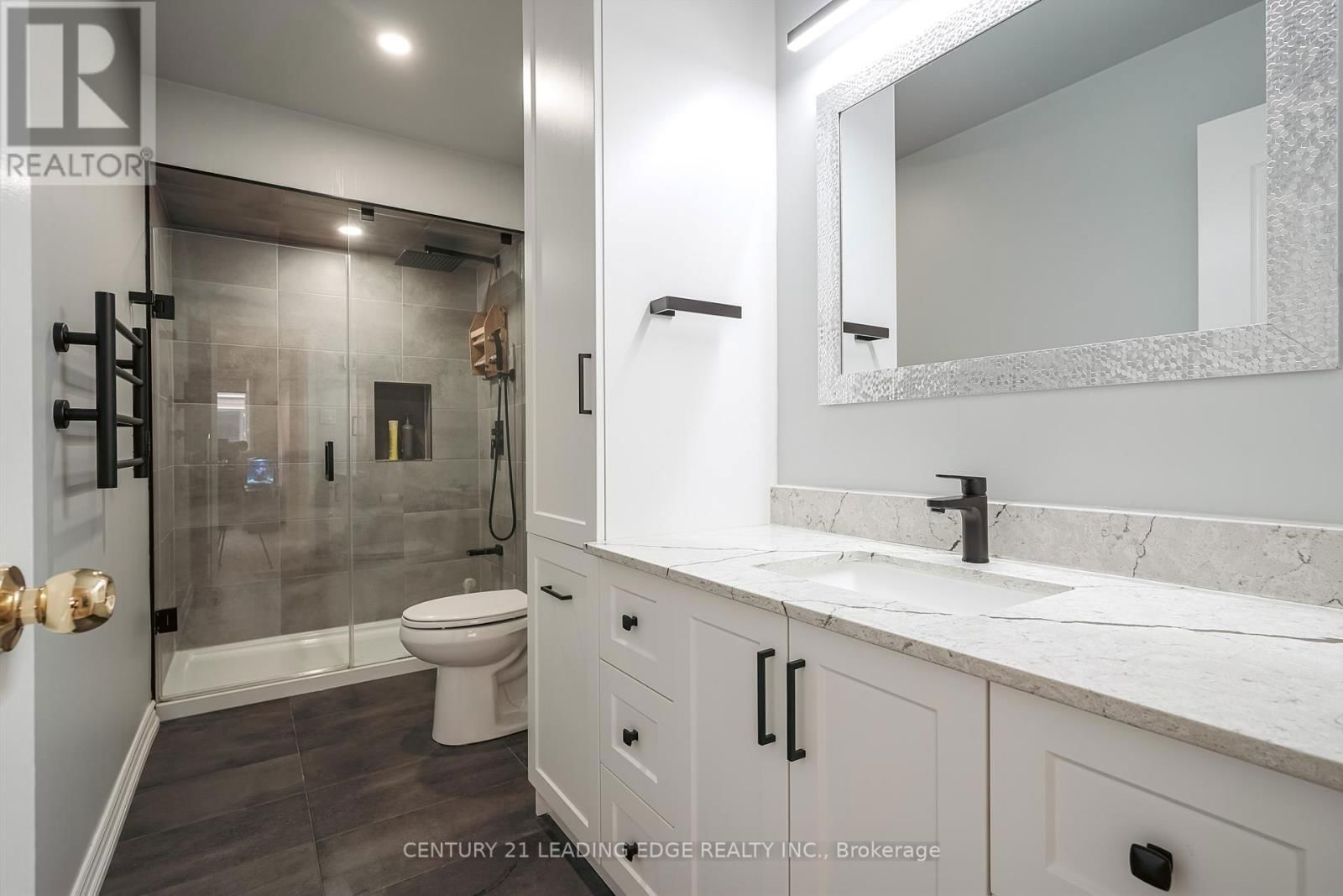 14 GALVESTON CRESCENT Image 37