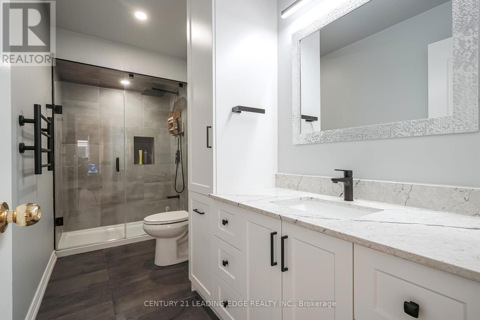 14 GALVESTON CRESCENT Image 38