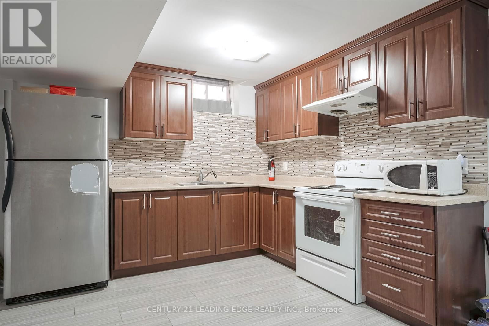 14 GALVESTON CRESCENT Image 42