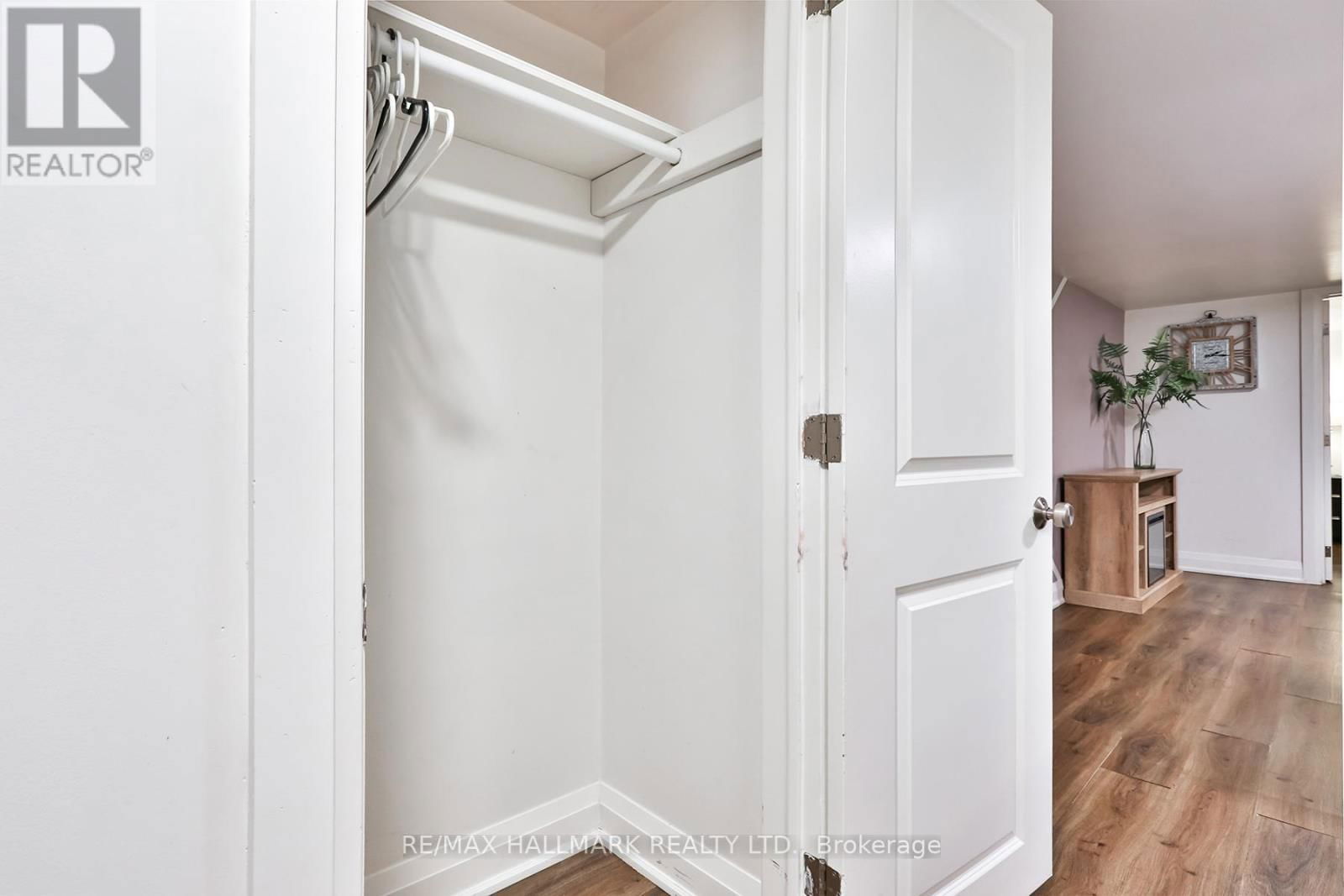 Bsmt - 80A MACKAY AVENUE Image 20