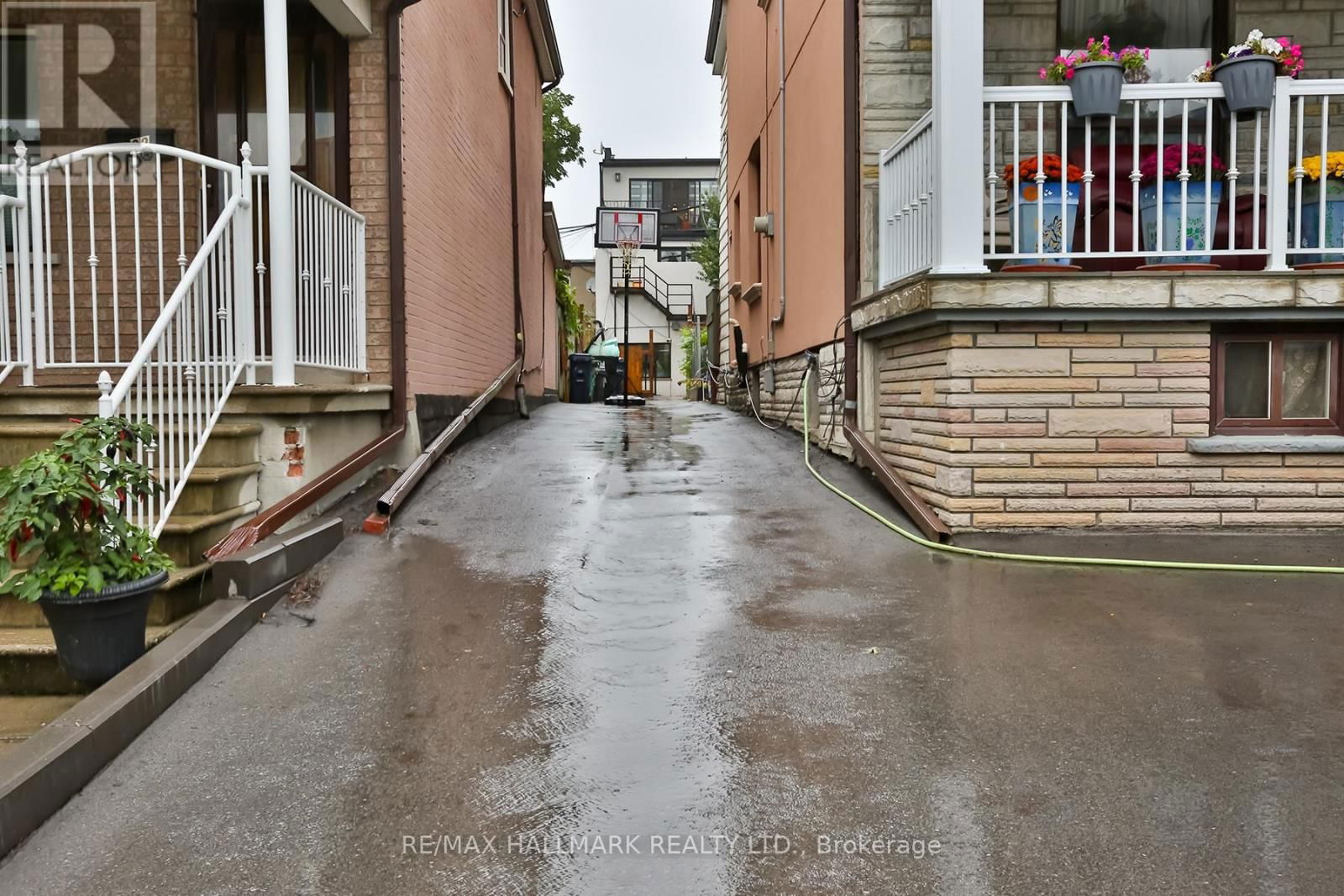Bsmt - 80A MACKAY AVENUE Image 23