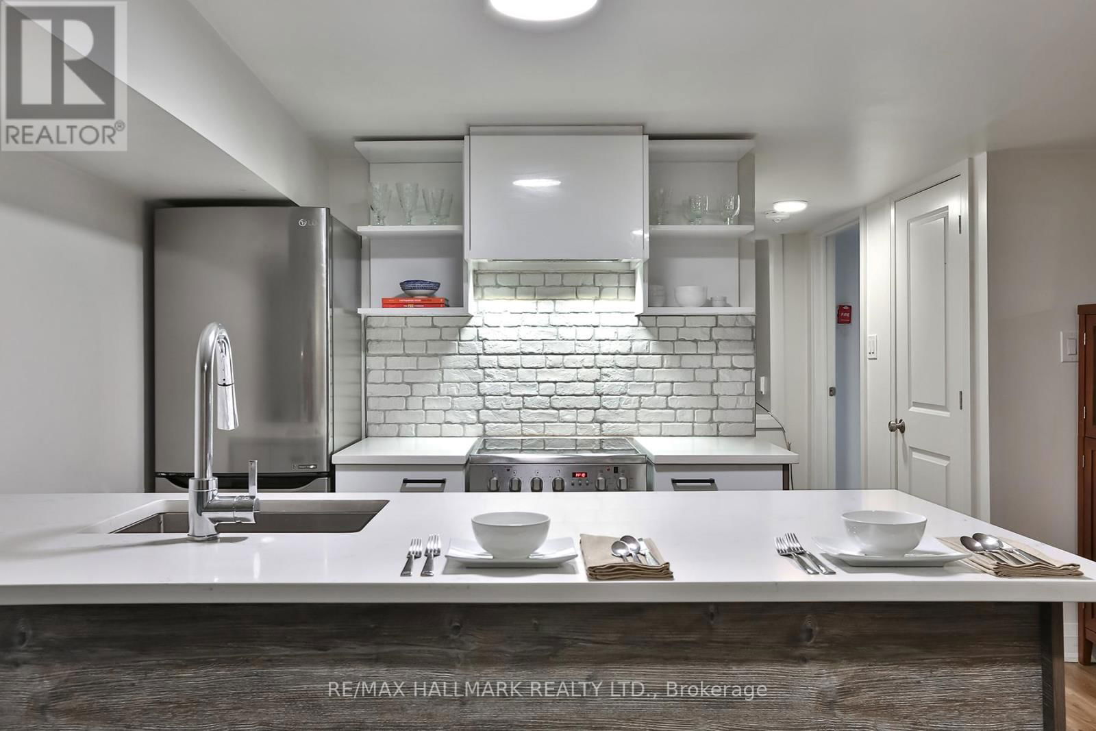 Bsmt - 80A MACKAY AVENUE Image 6