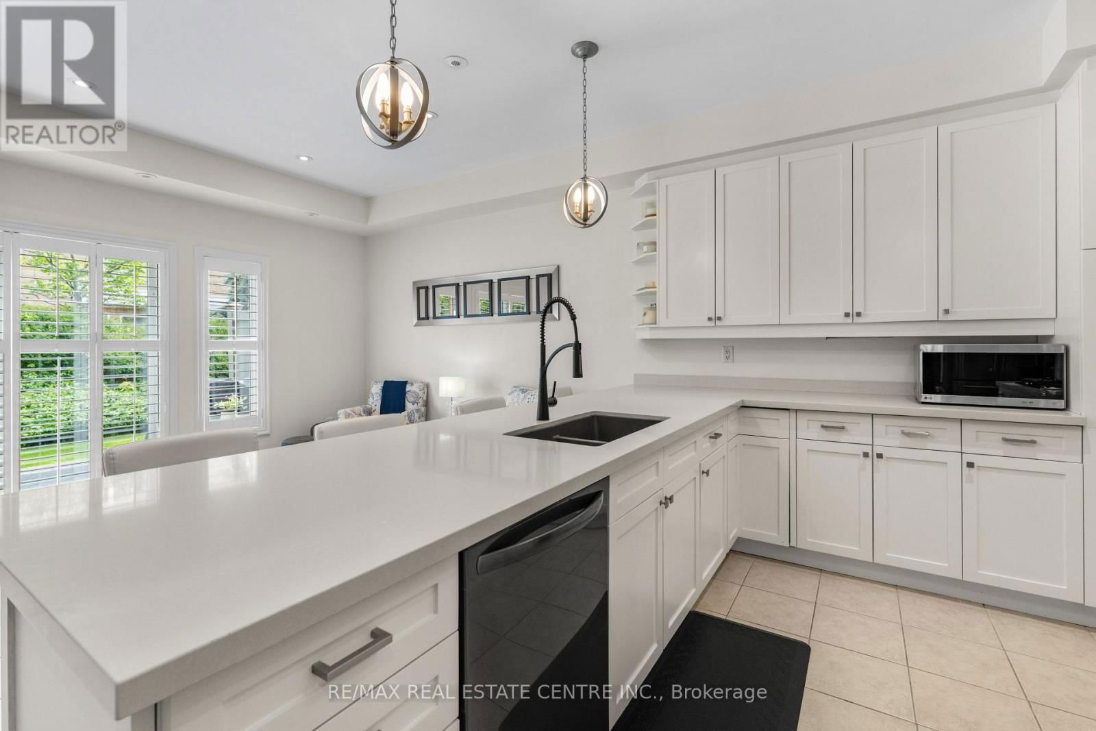 12 ST. LAWRENCE DRIVE Image 13