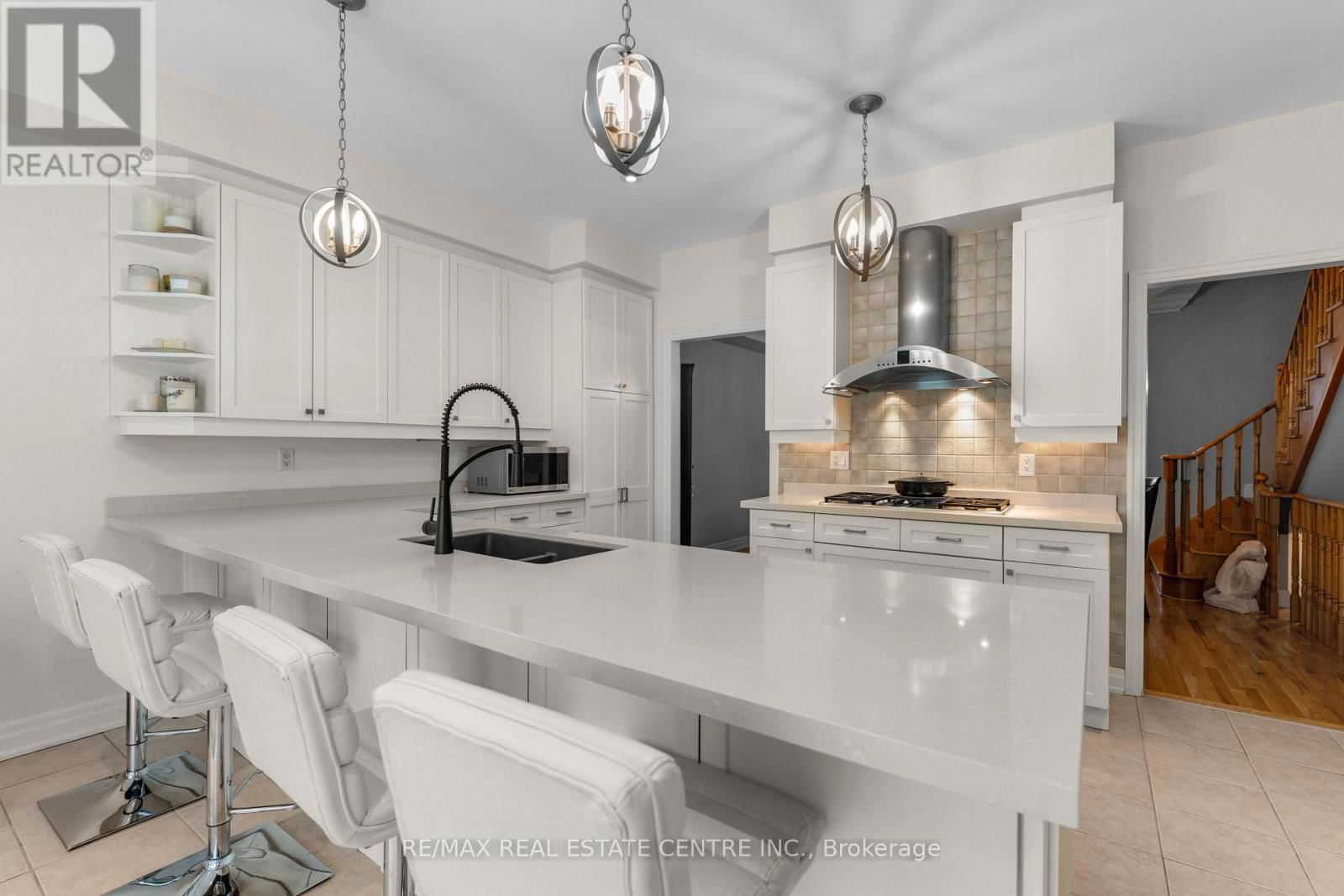 12 ST. LAWRENCE DRIVE Image 16
