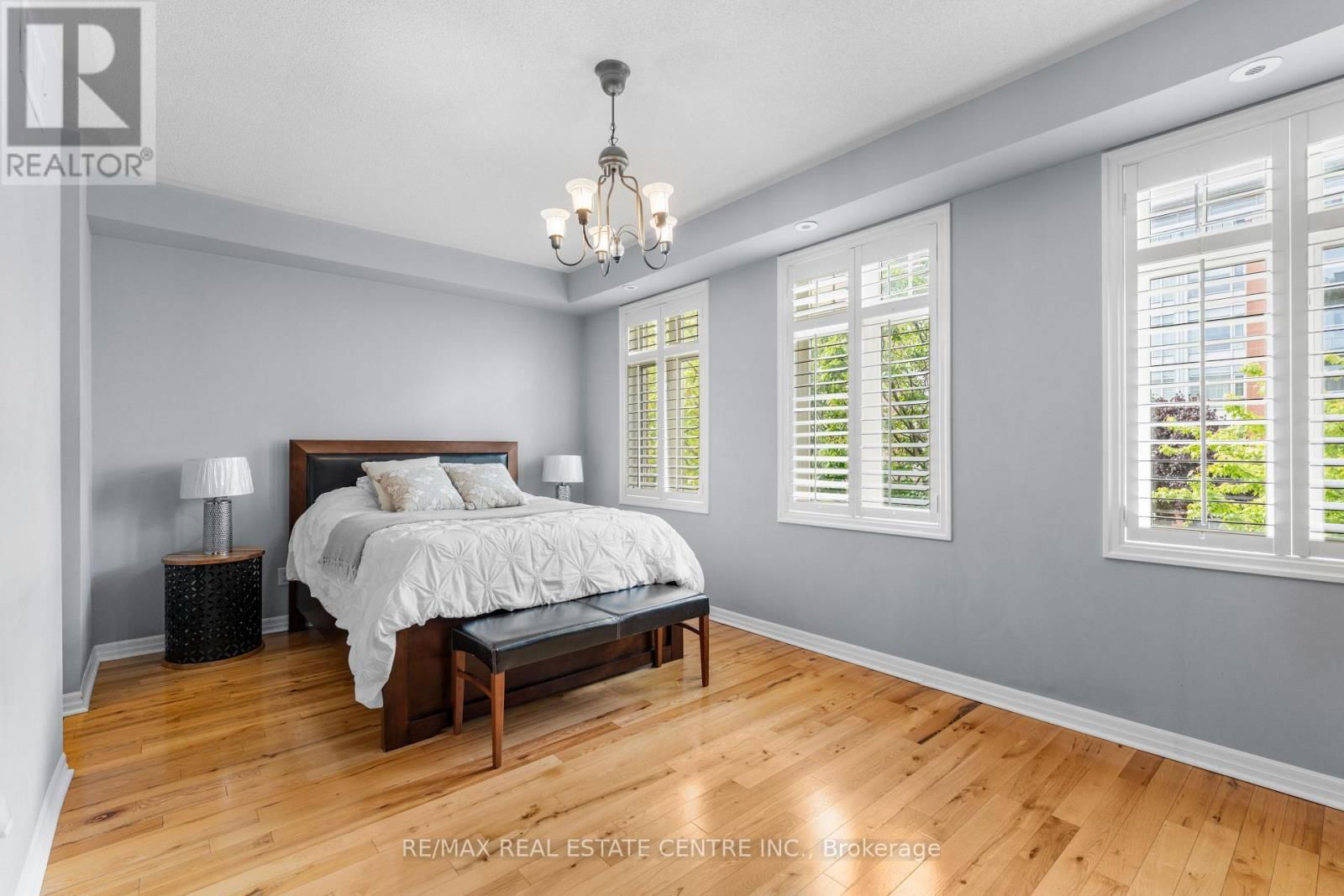 12 ST. LAWRENCE DRIVE Image 19