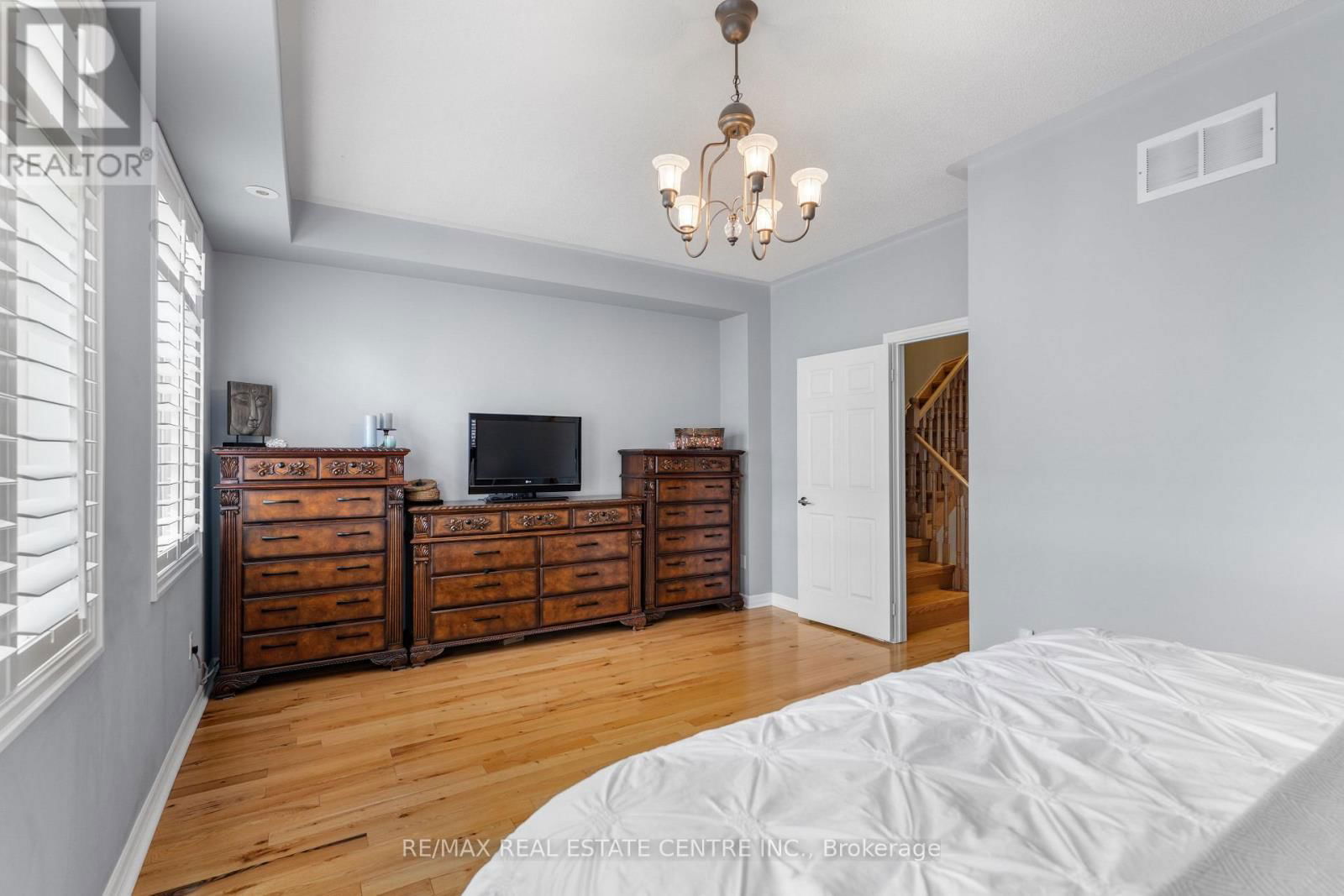 12 ST. LAWRENCE DRIVE Image 20