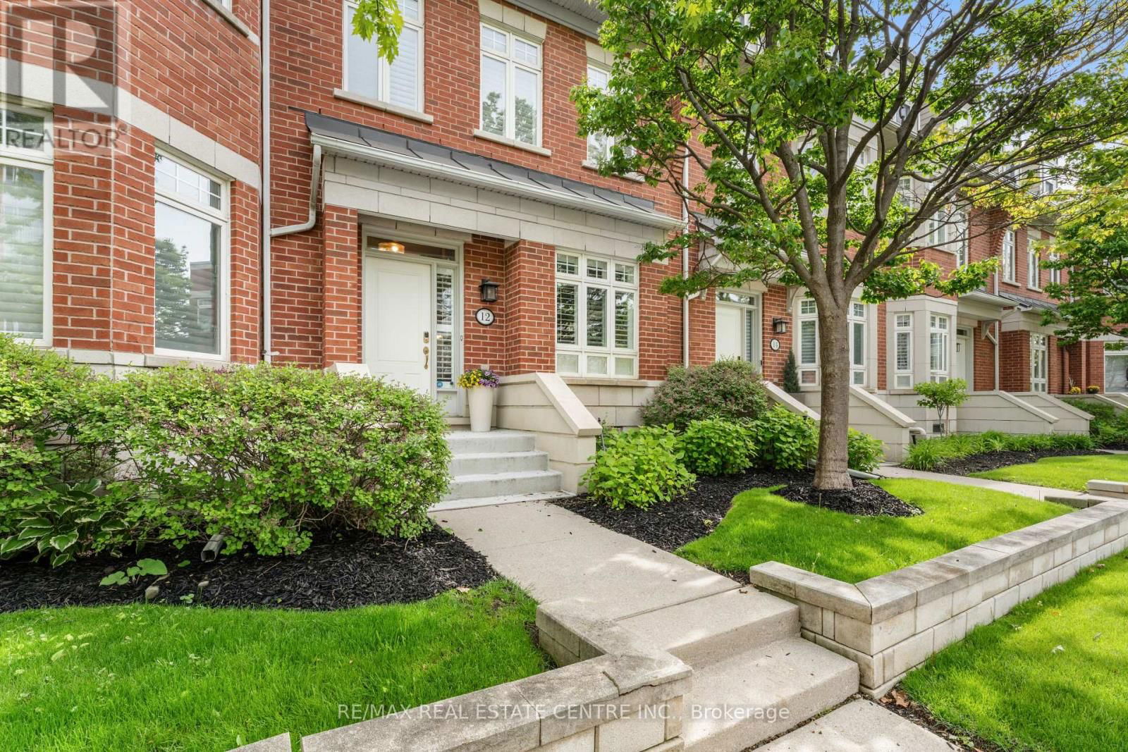 12 ST. LAWRENCE DRIVE Image 3
