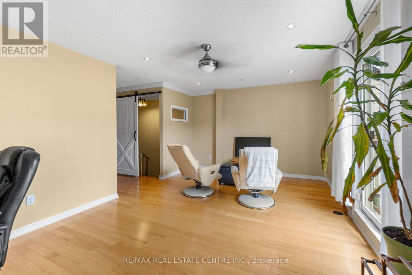 12 ST. LAWRENCE DRIVE Image 31