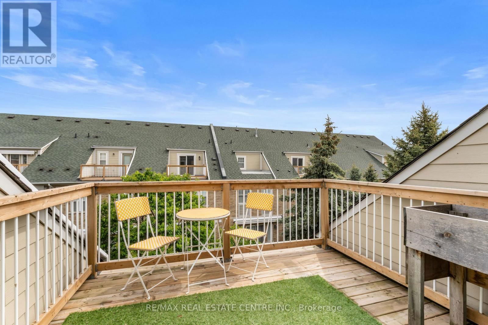 12 ST. LAWRENCE DRIVE Image 33