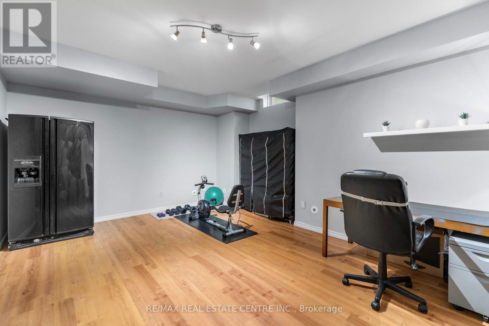 12 ST. LAWRENCE DRIVE Image 36