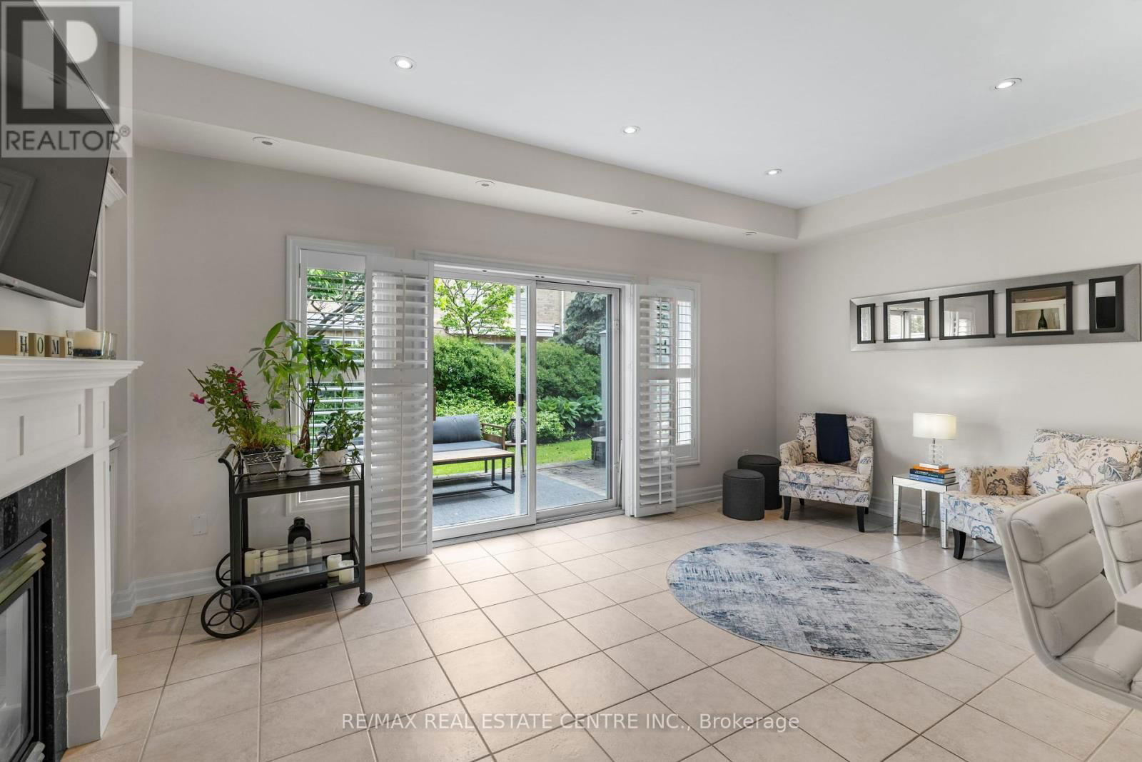 12 ST. LAWRENCE DRIVE Image 39
