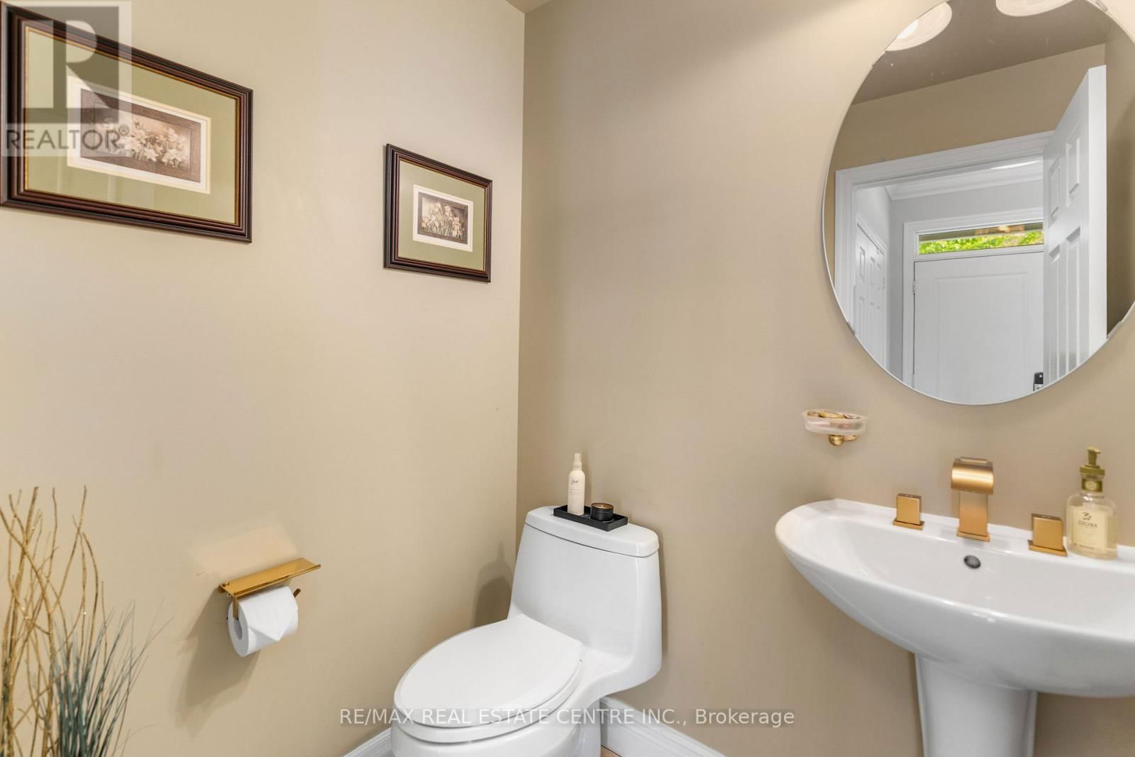 12 ST. LAWRENCE DRIVE Image 8