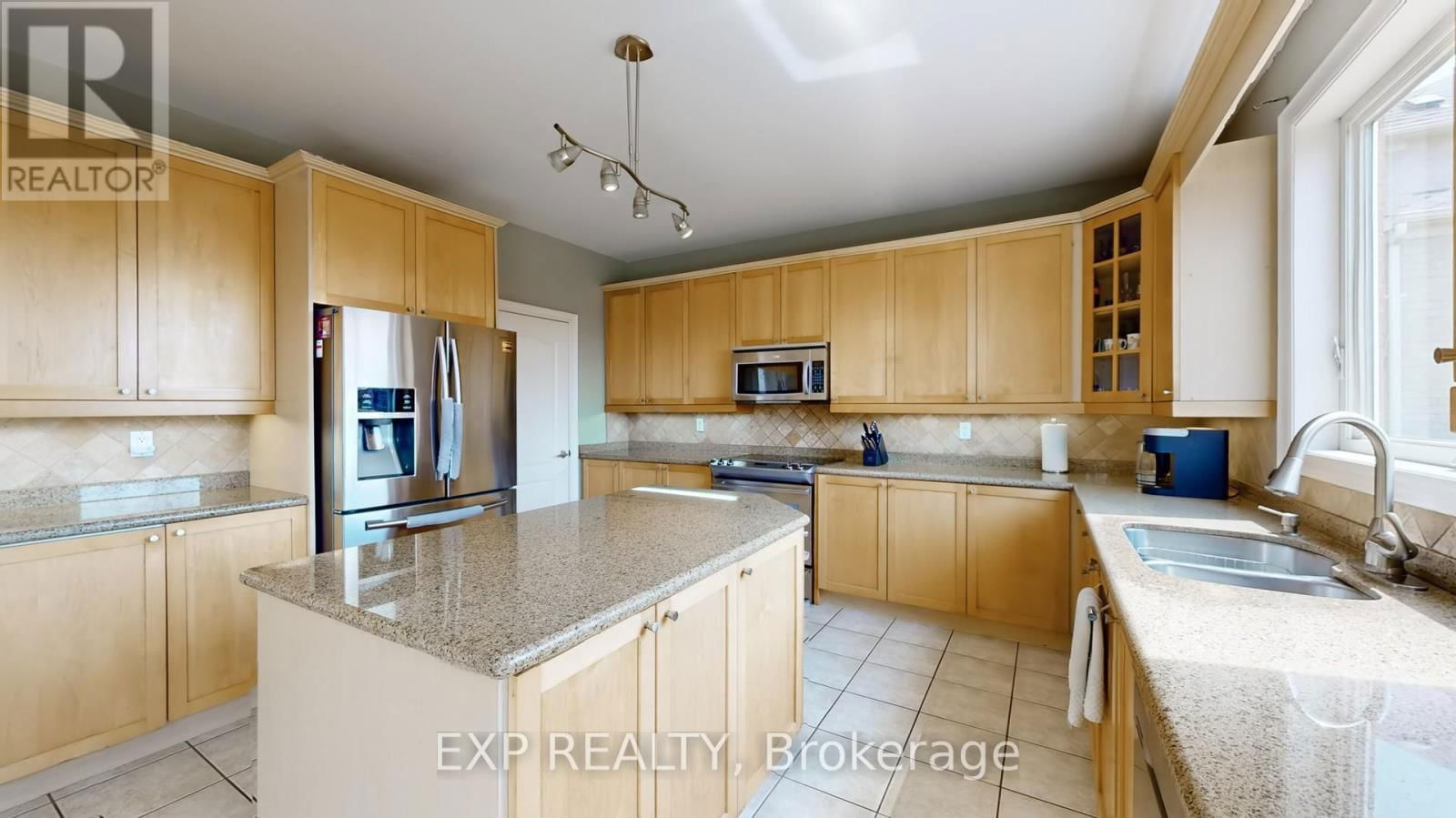 28 COSMO COURT Image 11