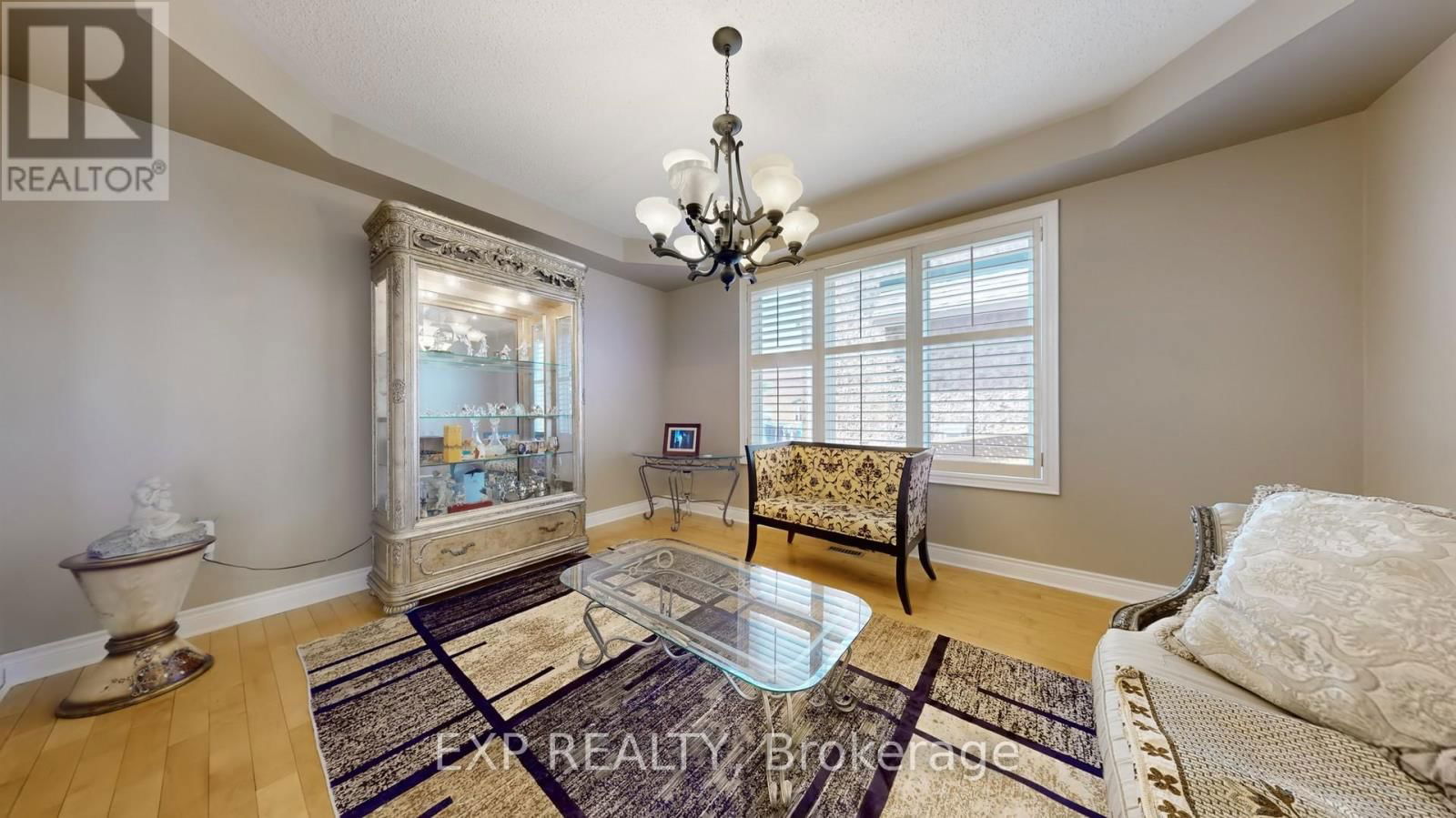 28 COSMO COURT Image 18