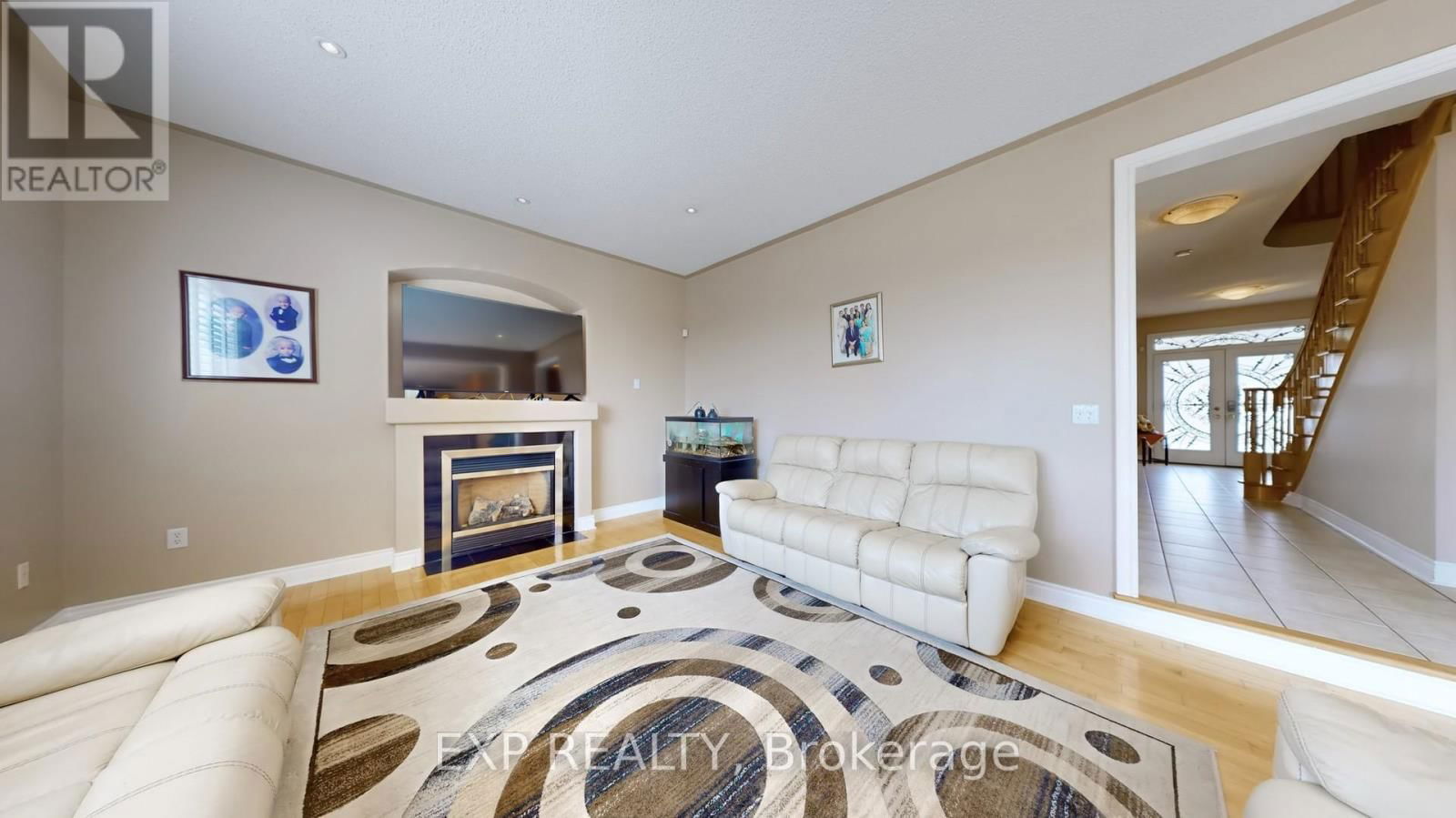 28 COSMO COURT Image 21