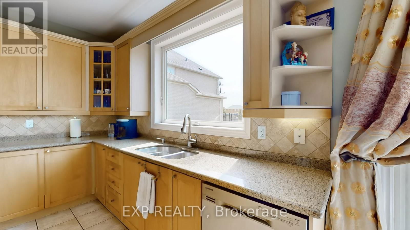 28 COSMO COURT Image 8